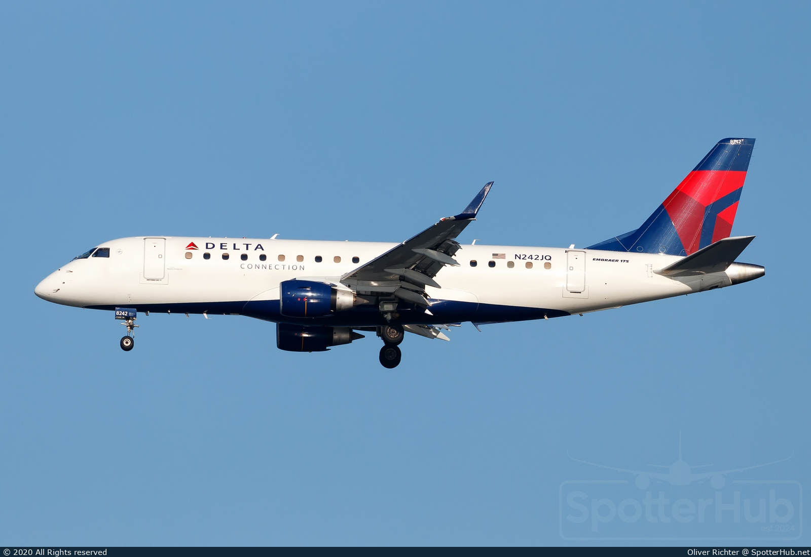 Photo of N242JQ - Embraer ERJ-175LR operated by Delta Connection (opb Republic Airways)