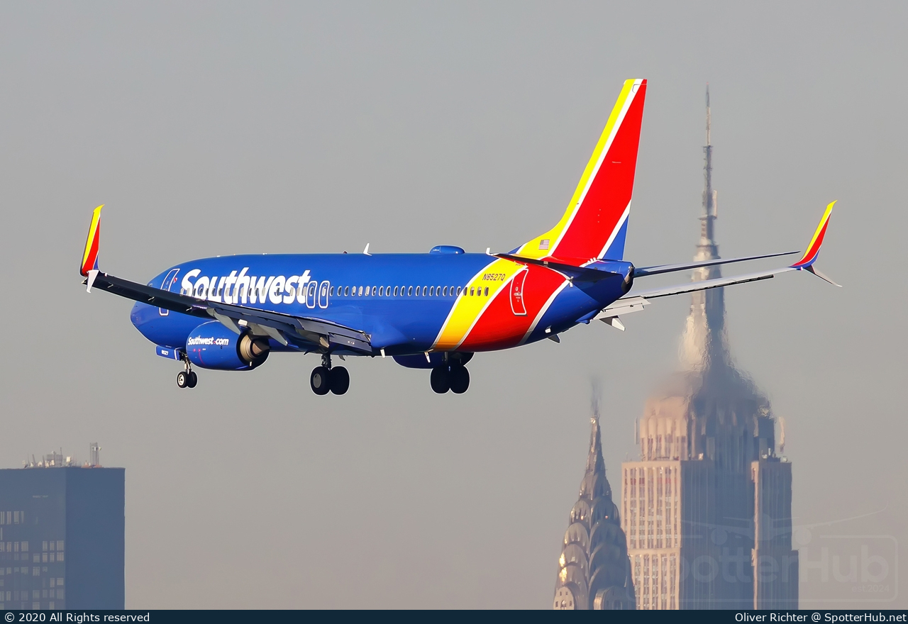 Photo of N8527Q - Boeing 737-8H4 operated by Southwest Airlines