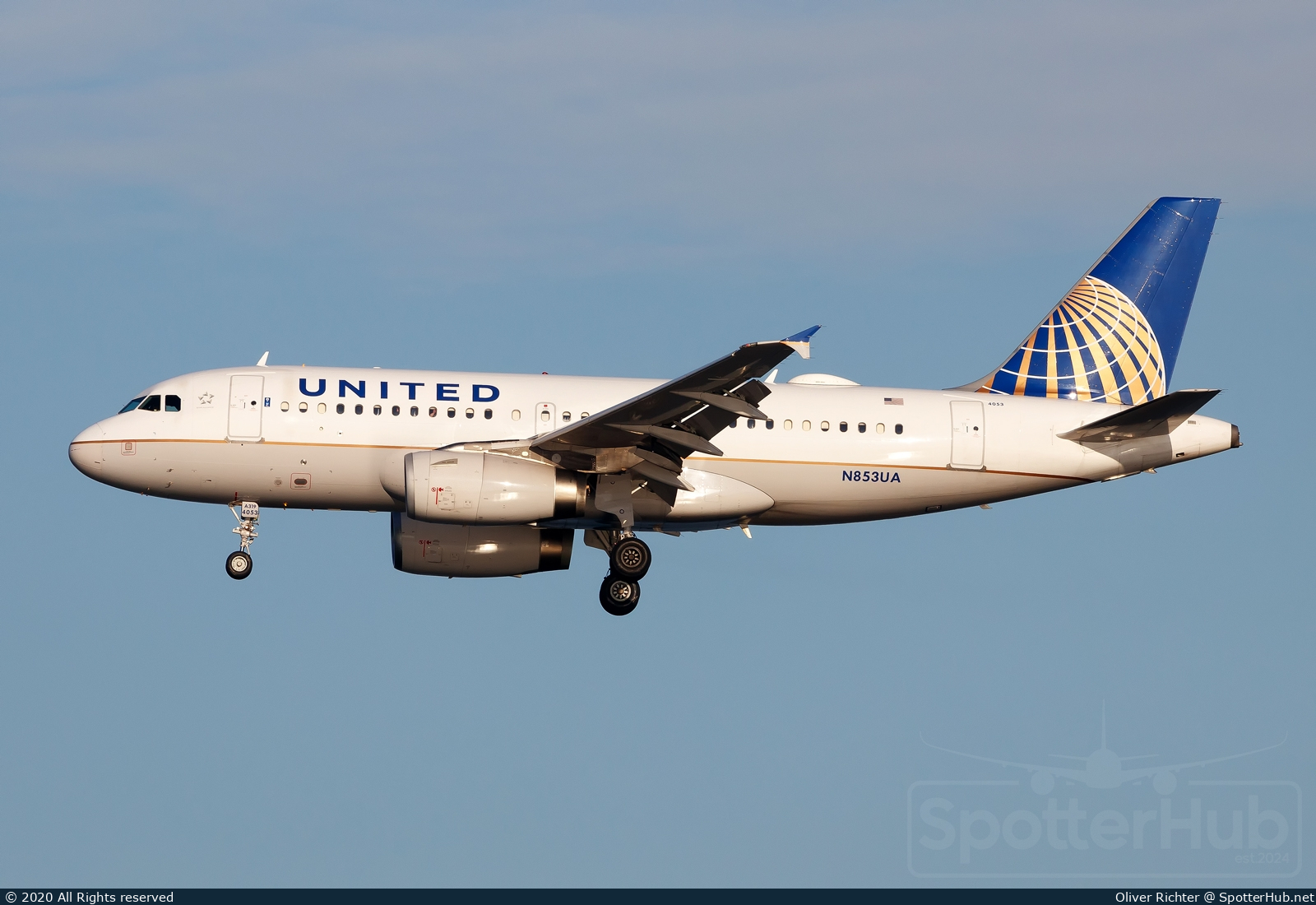 Photo of N853UA - Airbus A319-131 operated by United Airlines