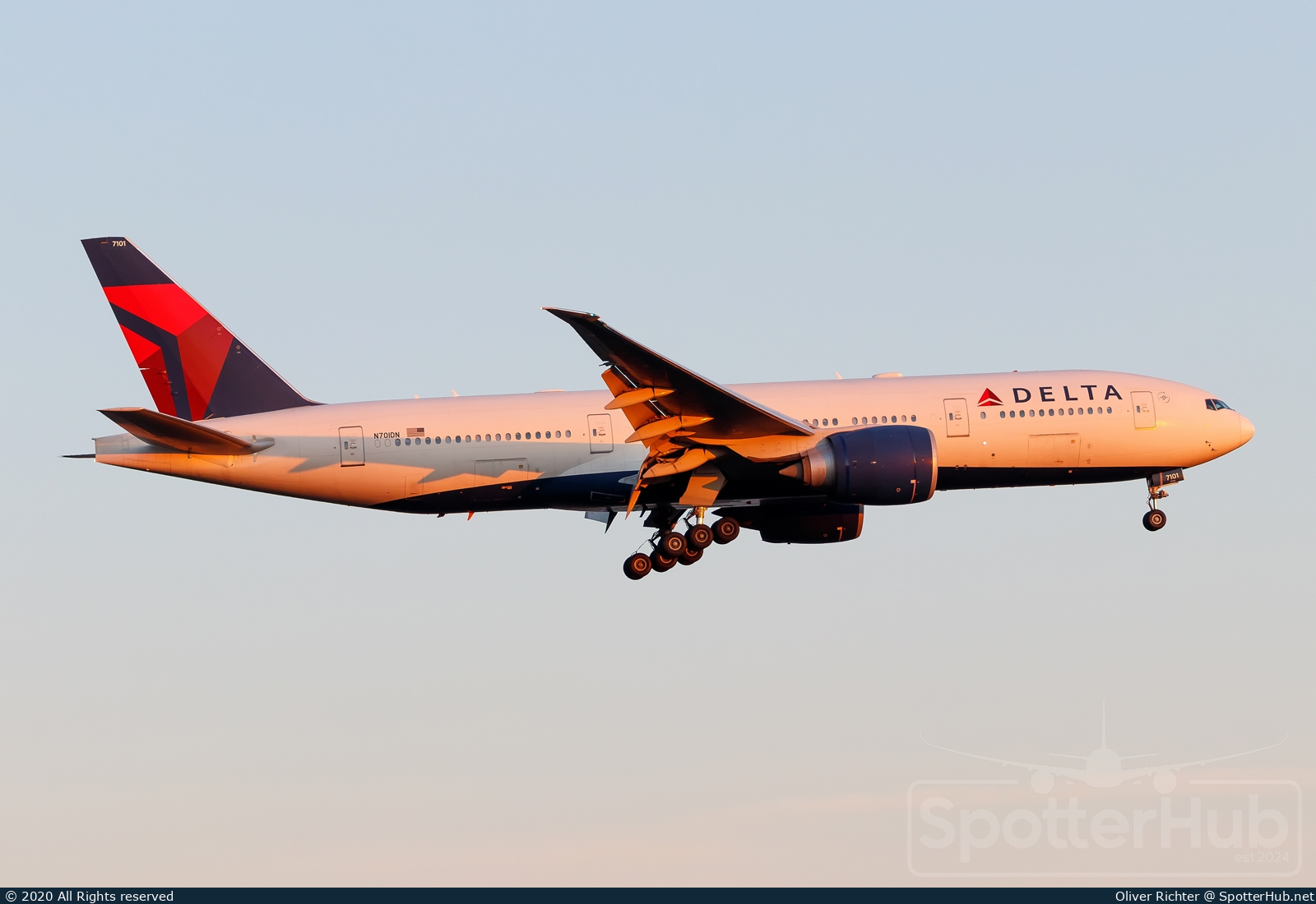 Photo of N701DN - Boeing 777-232(LR) operated by Delta Air Lines