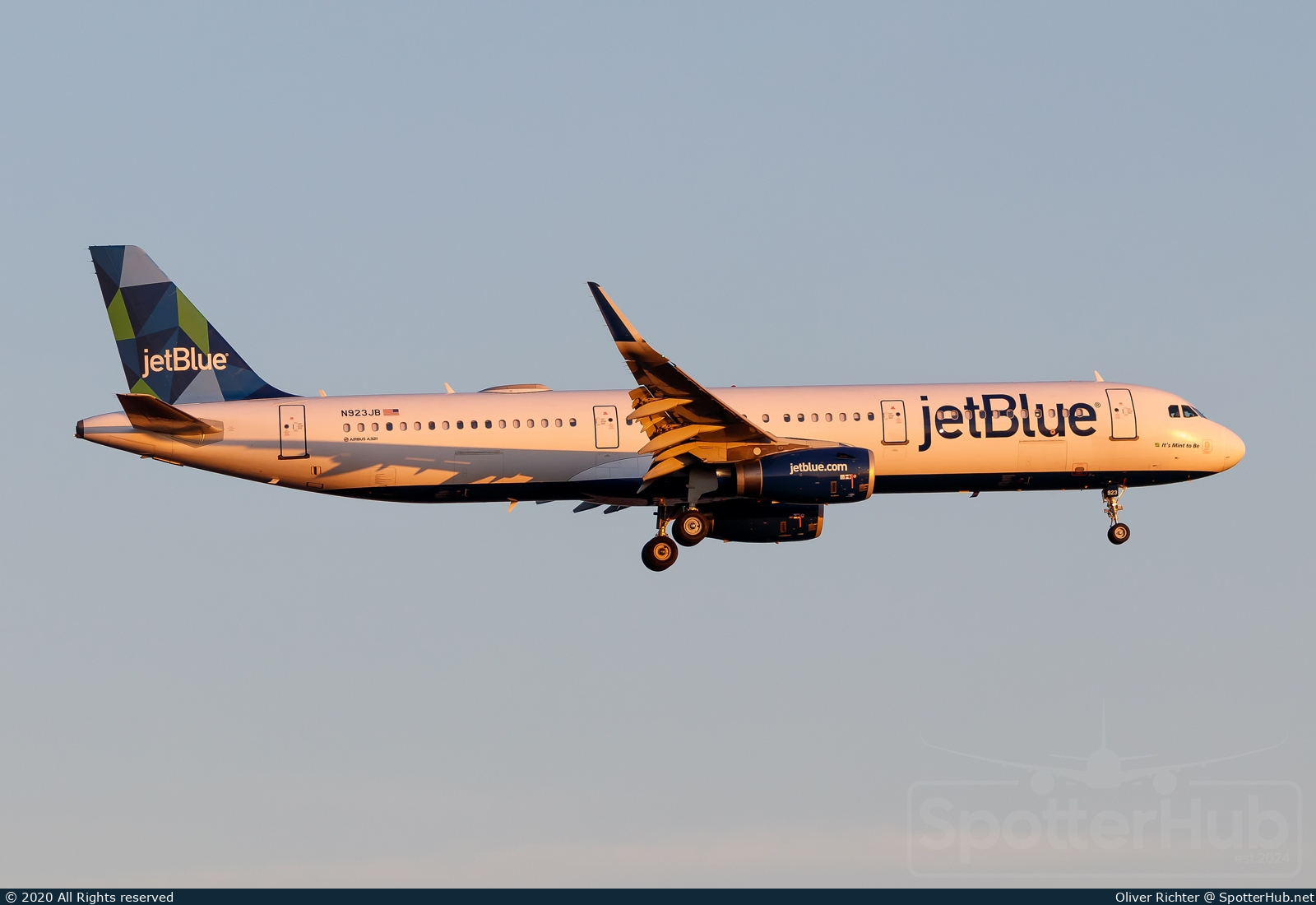 Photo of N923JB - Airbus A321-231 operated by jetBlue Airways