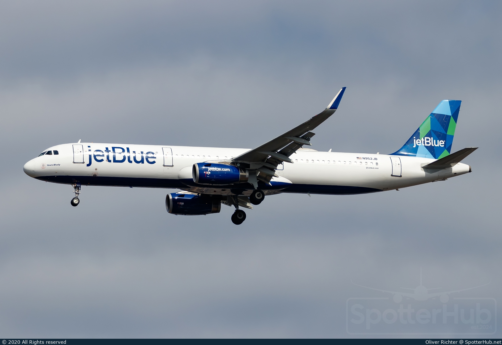 Photo of N952JB - Airbus A321-231 operated by jetBlue Airways