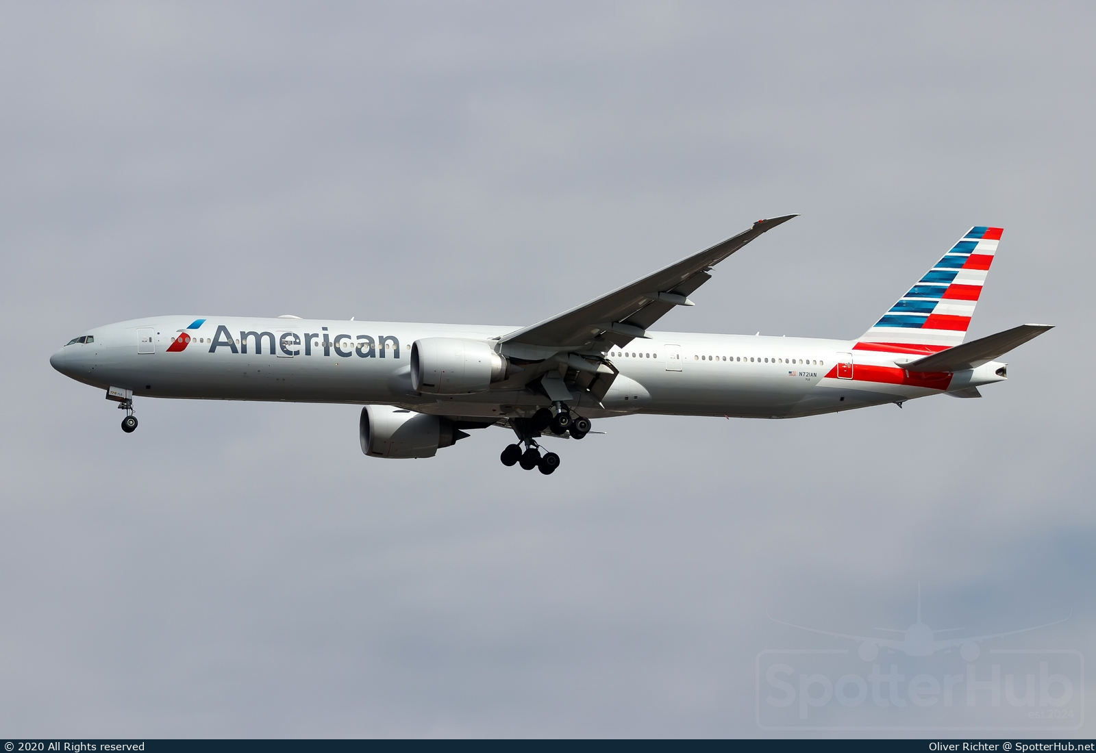 Photo of N721AN - Boeing 777-323(ER) operated by American Airlines