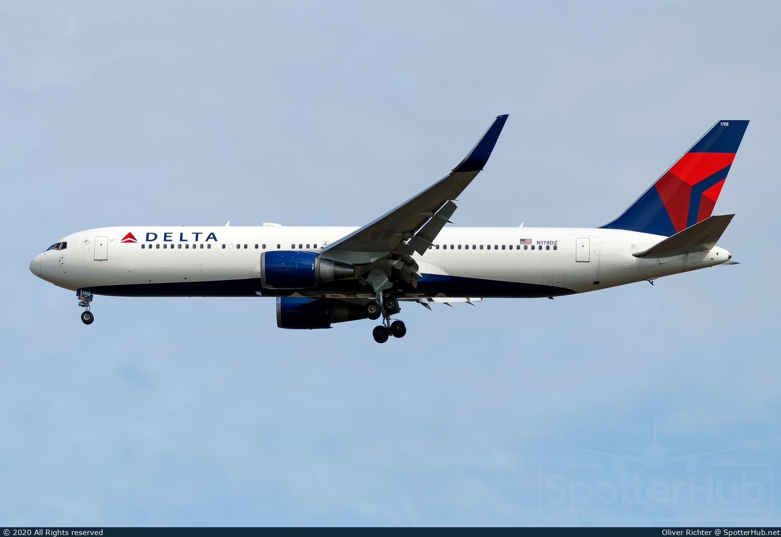 Photo of N178DZ - Boeing 767-332(ER) operated by Delta Air Lines