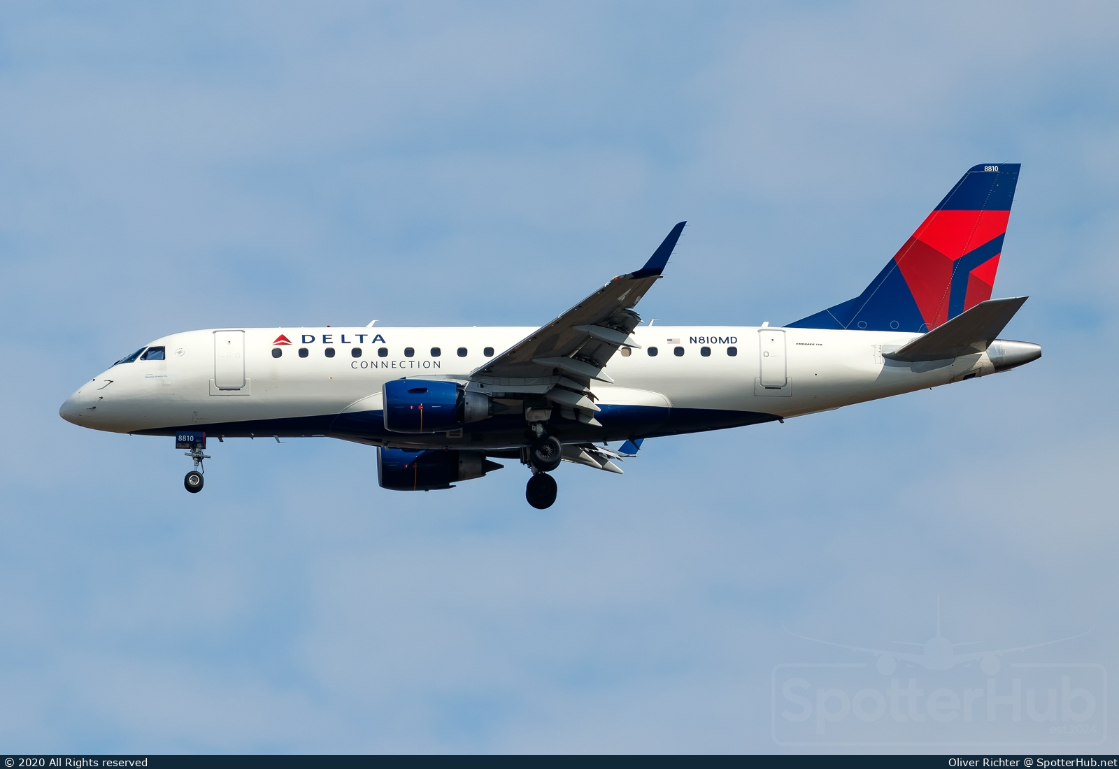 Photo of N810MD - Embraer ERJ-170SU operated by Delta Connection (opb Republic Airways)