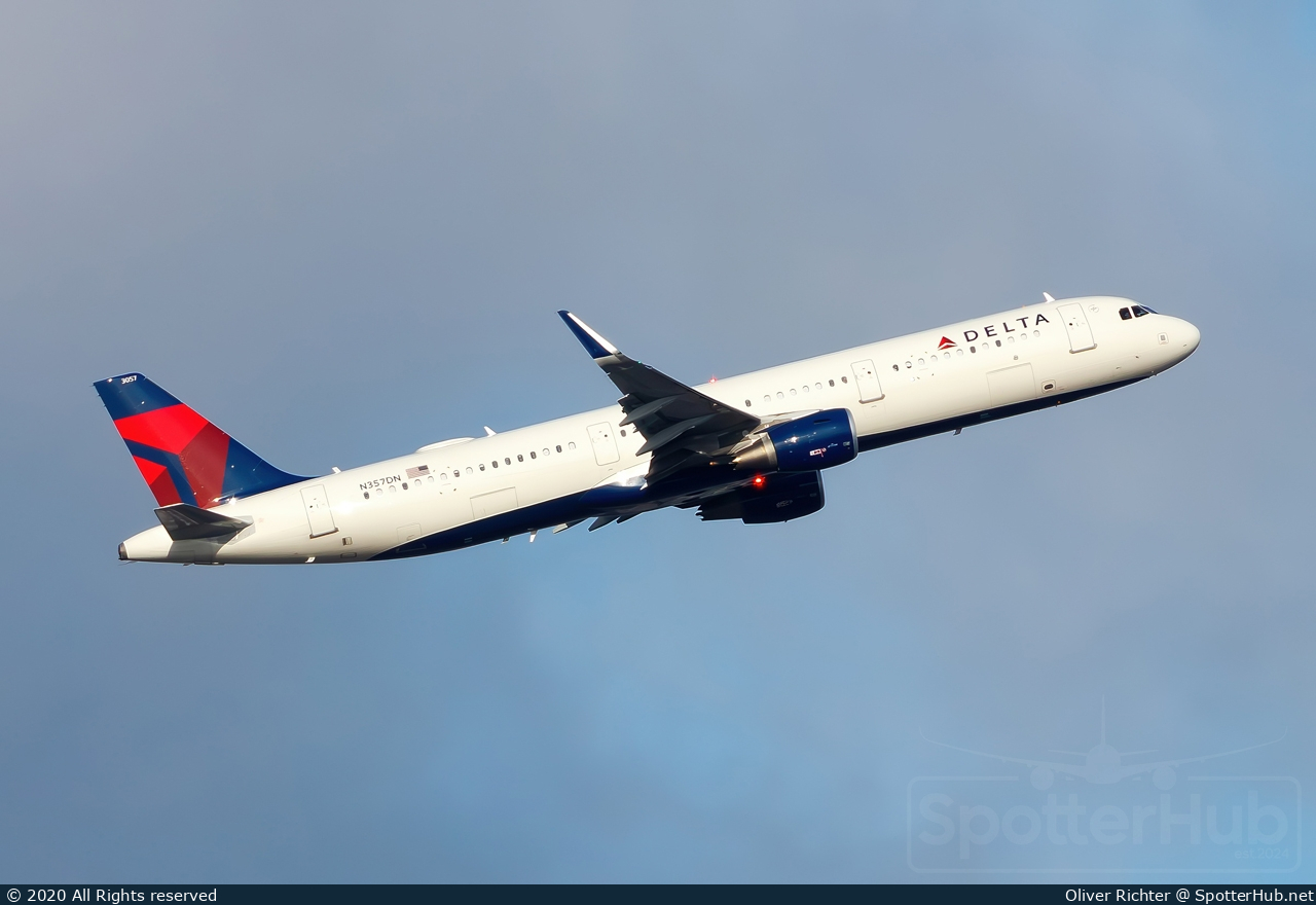 Photo of N357DN - Airbus A321-211 operated by Delta Air Lines