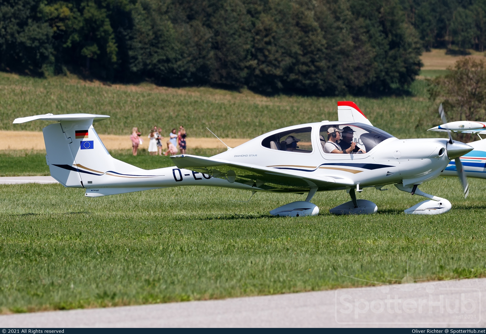 Photo of D-EUSM - Diamond DA40 Diamond Star operated by Private