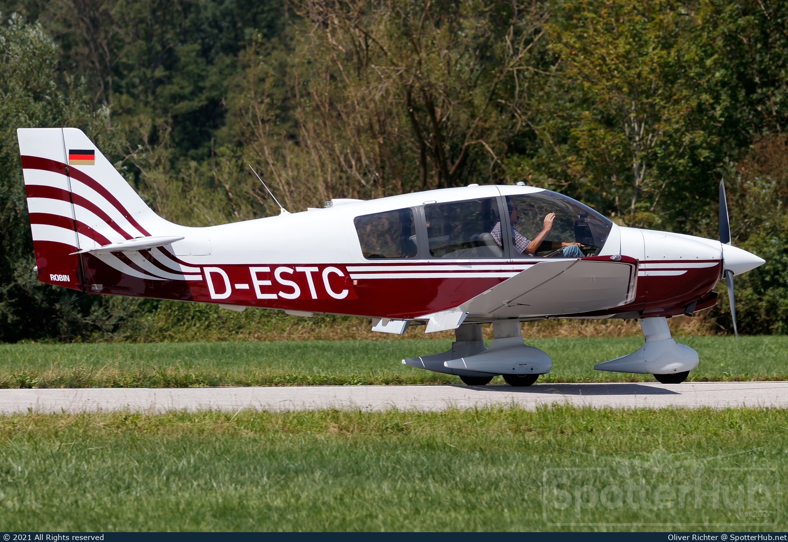 Photo of D-ESTC - Robin DR400/180 Régent operated by Fliegerclub Mühldorf