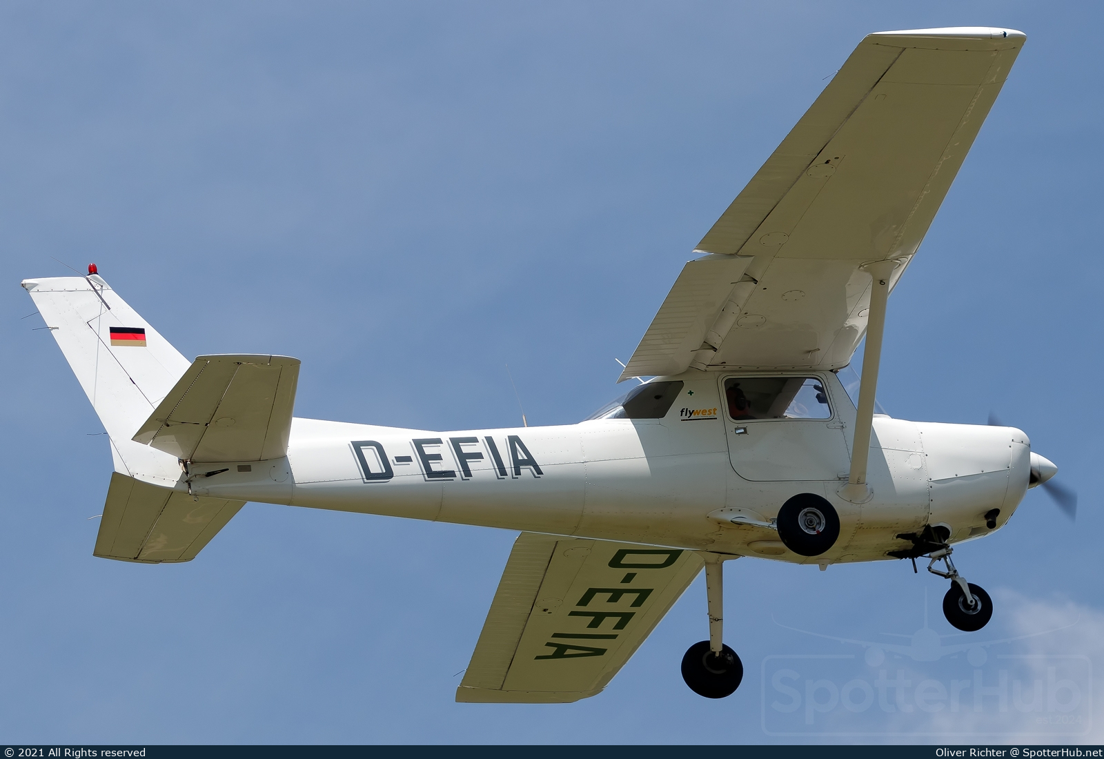 Photo of D-EFIA - Reims-Cessna F152 operated by flywest Flight Training Center