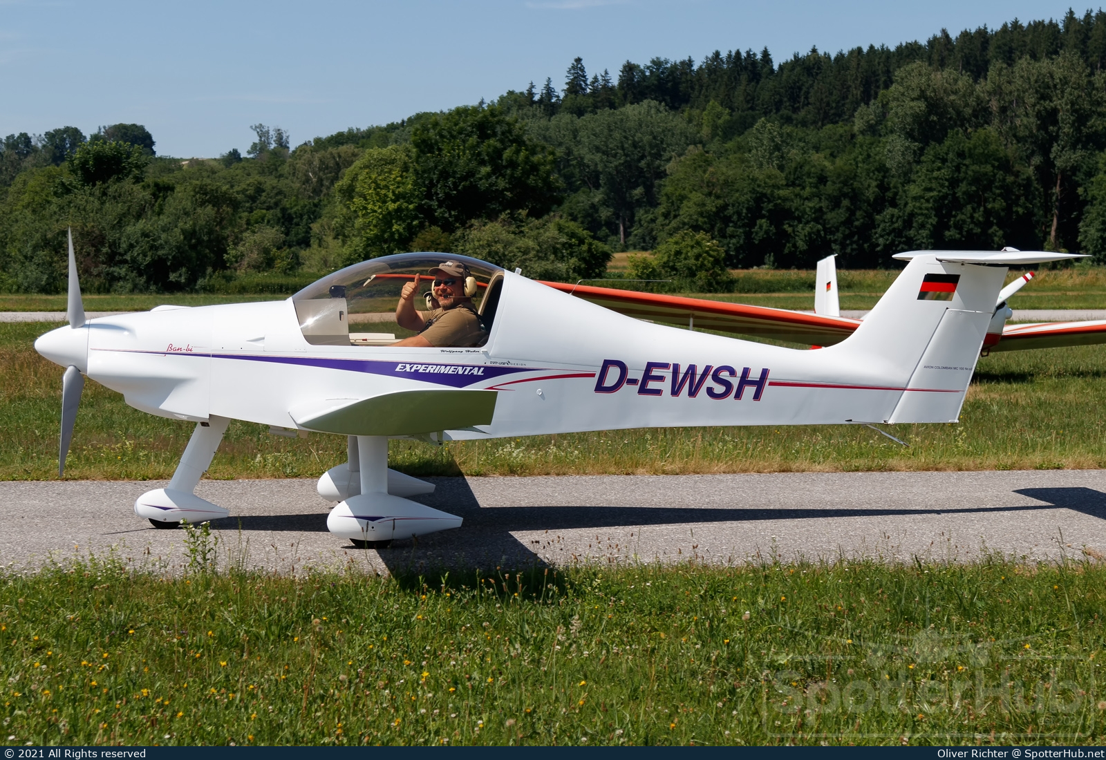 Photo of D-EWSH - Colomban MC-100 Ban-Bi operated by Private