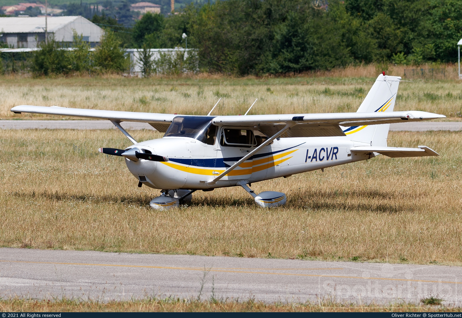 Photo of I-ACVR - Cessna 172S Skyhawk SP operated by Aeroclub di Verona