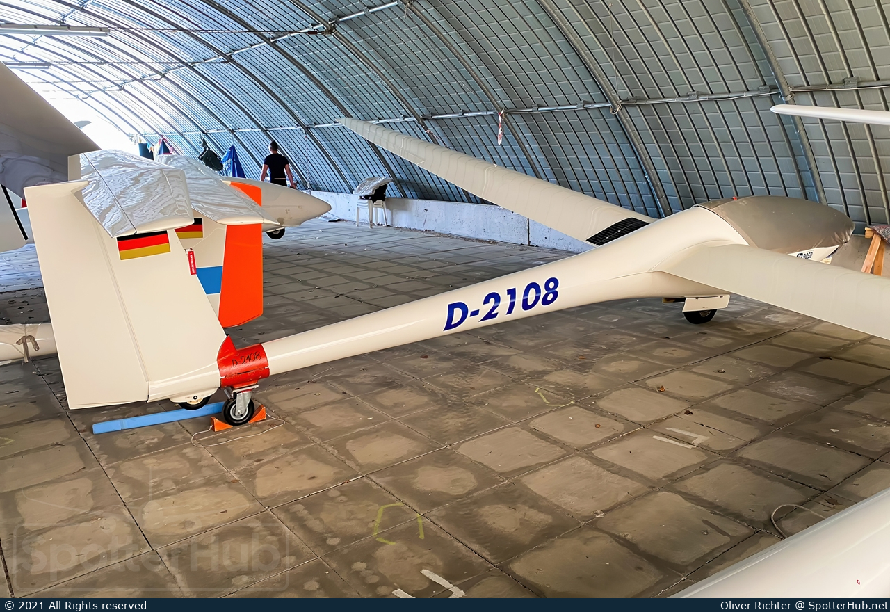 Photo of D-2108 - DG Flugzeugbau DG-300 Elan operated by Aero Club Volovelistico Tricolore