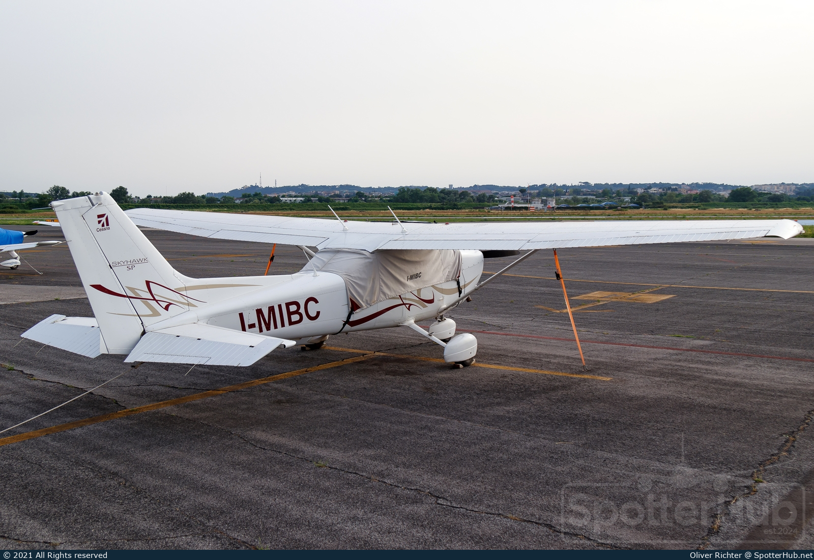 Photo of I-MIBC - Cessna 172S Skyhawk SP operated by Private