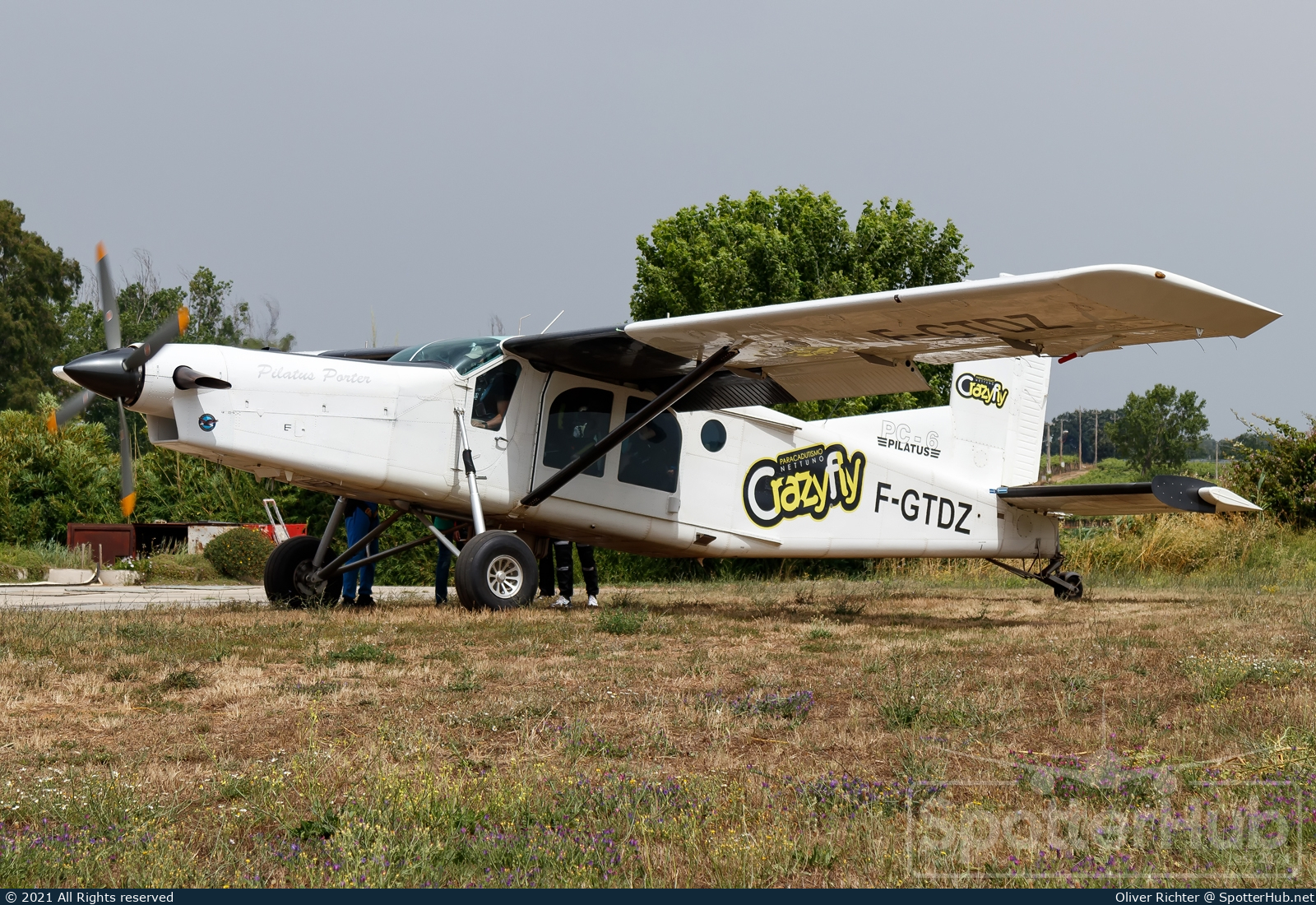 Photo of F-GTDZ - Pilatus PC-6/B2-H4 Turbo Porter operated by CrazyFly Paracadutismo Nettuno