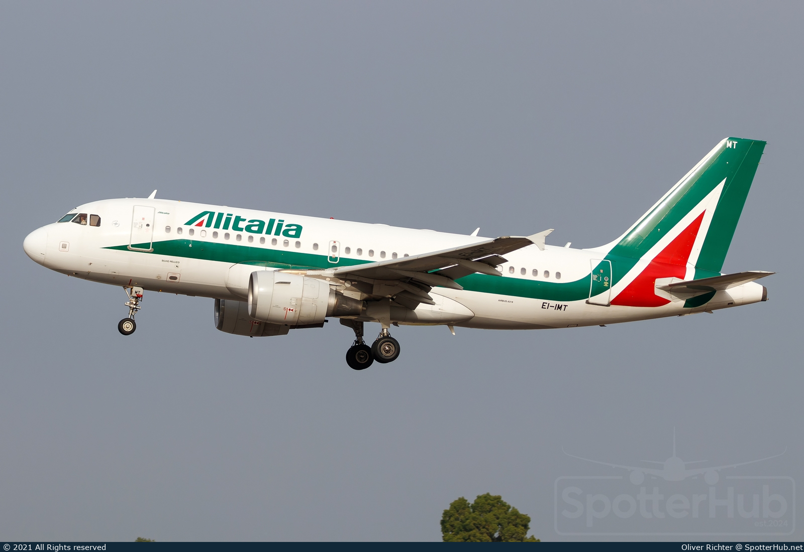 Photo of EI-IMT - Airbus A319-111 operated by Alitalia