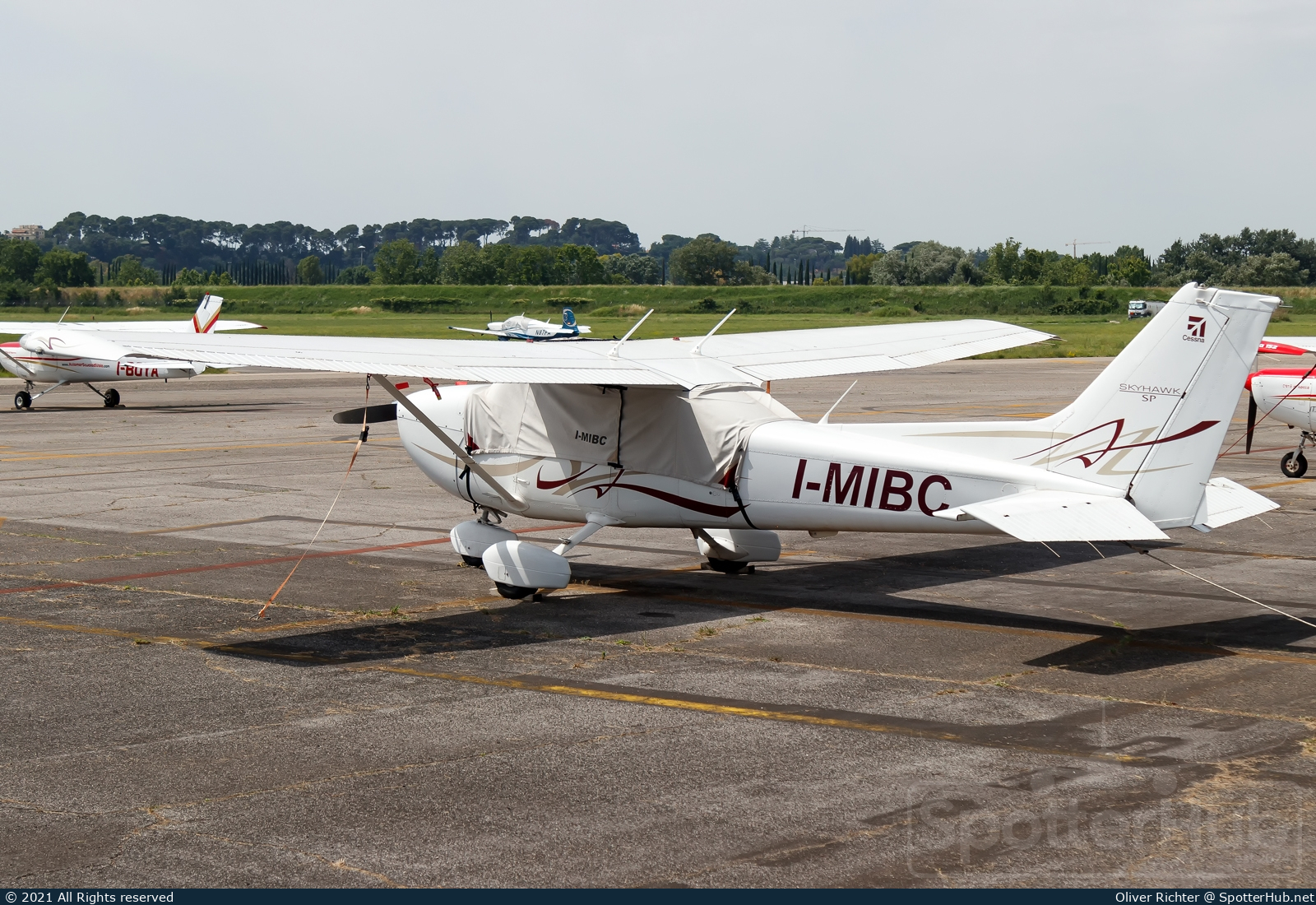 Photo of I-MIBC - Cessna 172S Skyhawk SP operated by Private