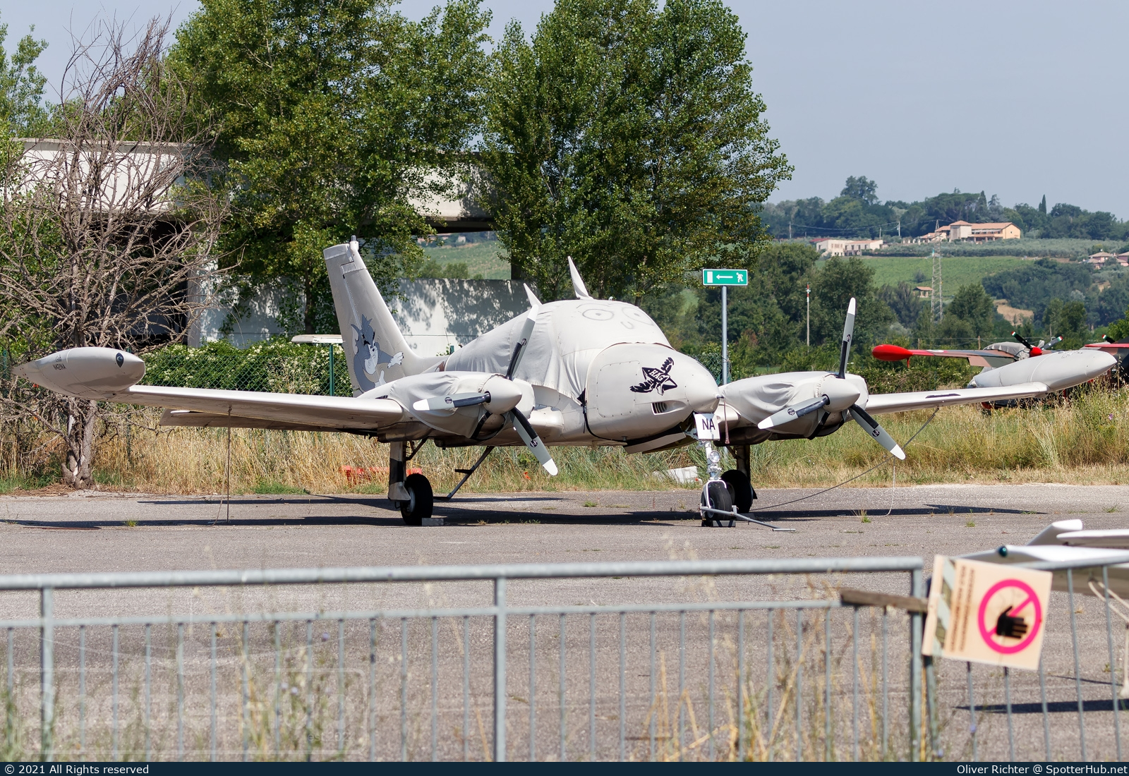Photo of N421NA - Cessna 310N operated by Private