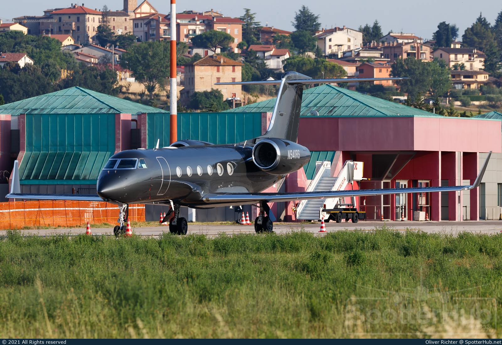 Photo of N941RS - Gulfstream GIV-X (G450) operated by Private