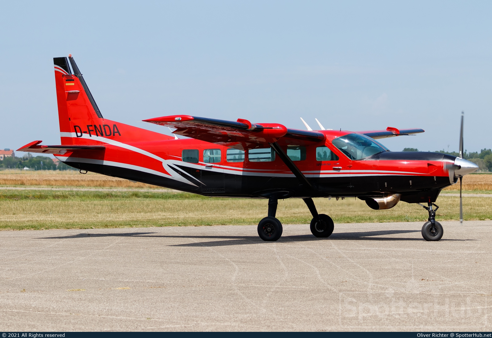 Photo of D-FNDA - Cessna 208 Caravan operated by Fallschirmsportzentrum Saar