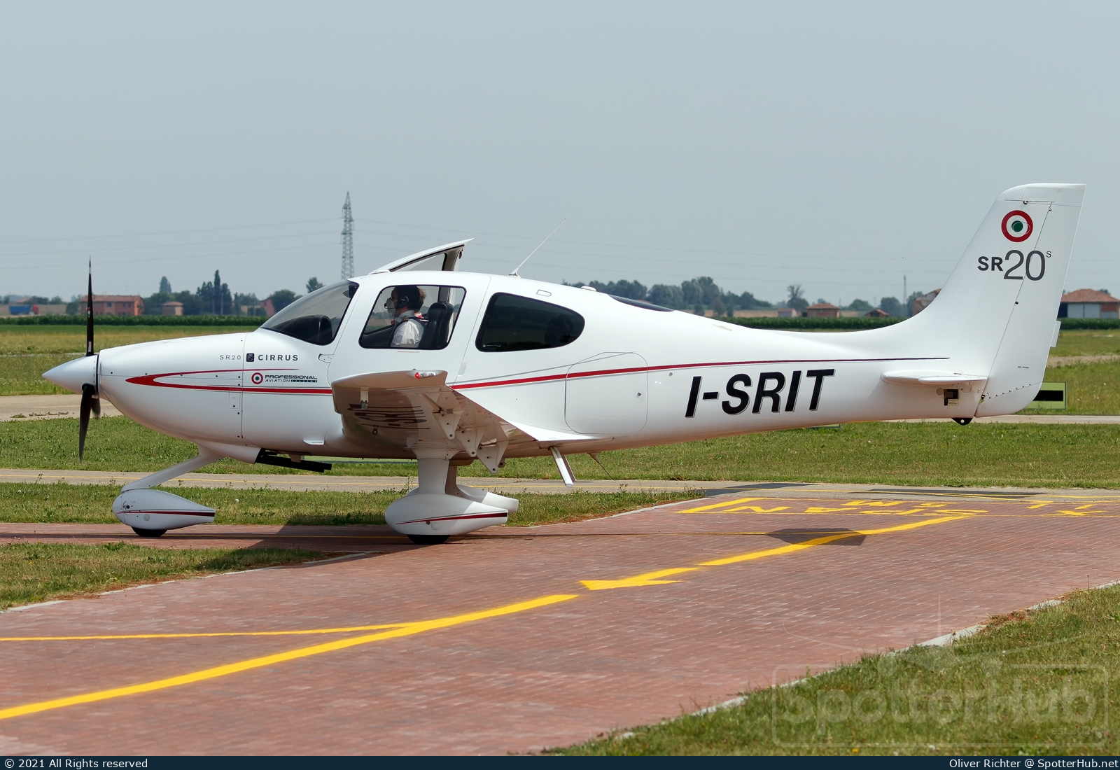 Photo of I-SRIT - Cirrus SR20 G3 operated by Professional Aviation