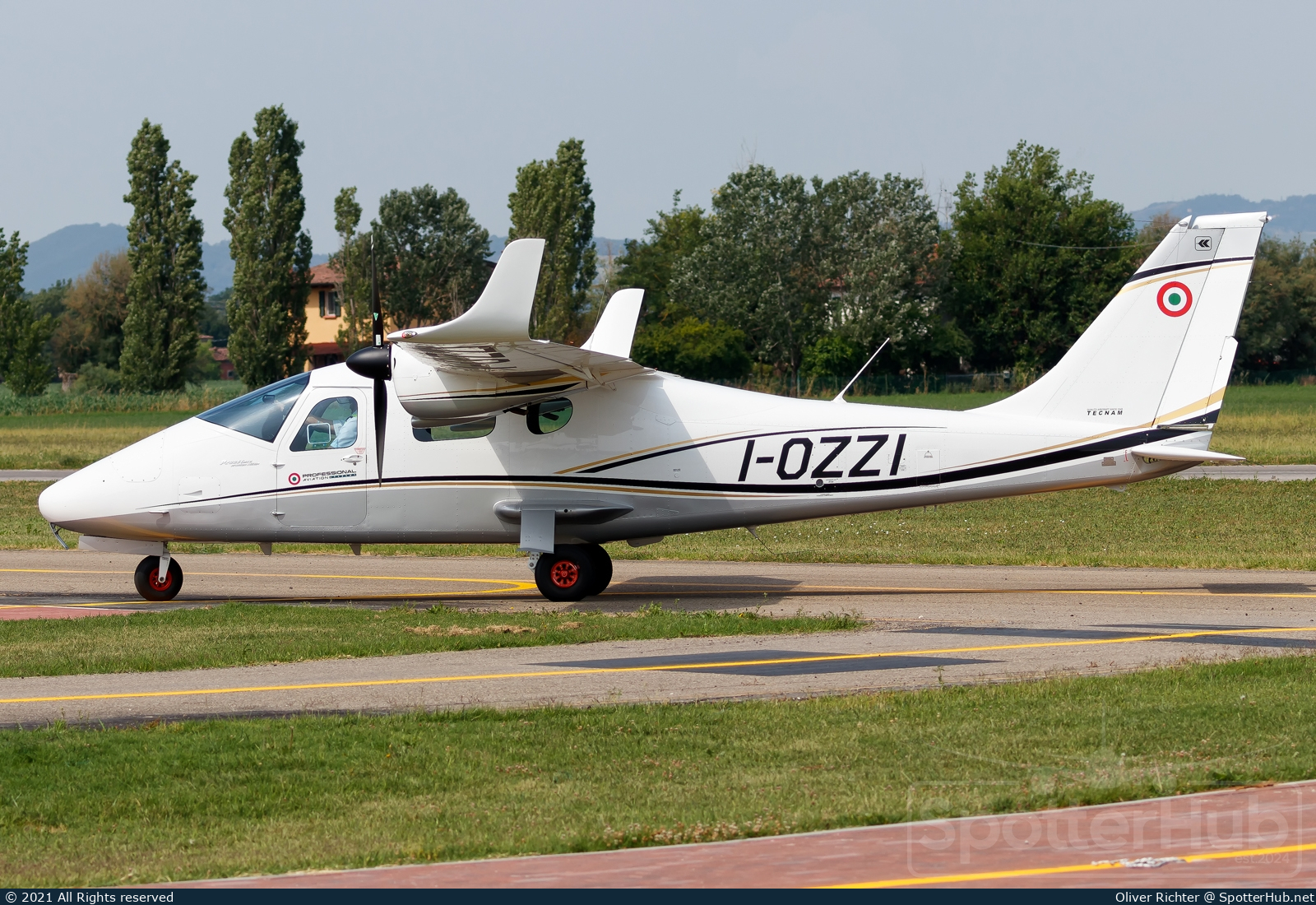 Photo of I-OZZI - Tecnam P2006T Mk.II operated by Professional Aviation