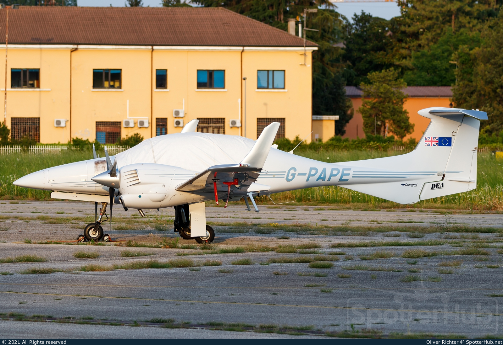 Photo of G-PAPE - Diamond DA42 Twin Star operated by Diamond Executive Aviation