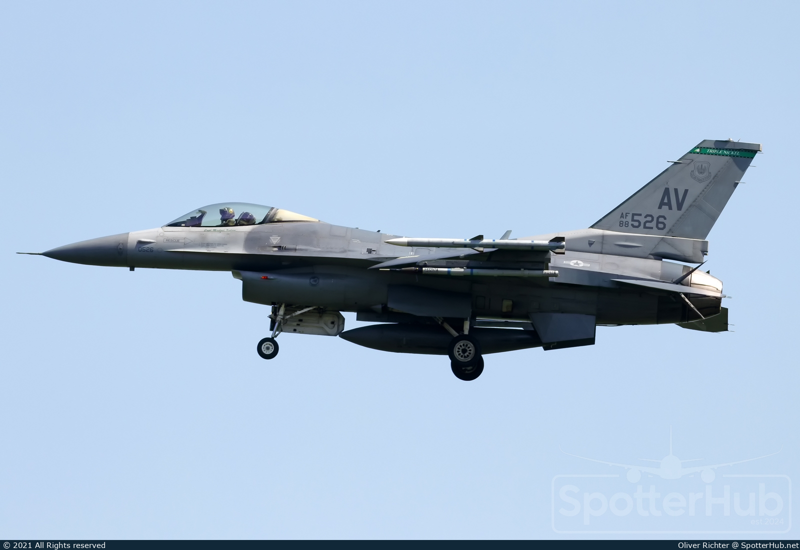 Photo of 88-0526 - General Dynamics F-16CM Fighting Falcon operated by US Air Force