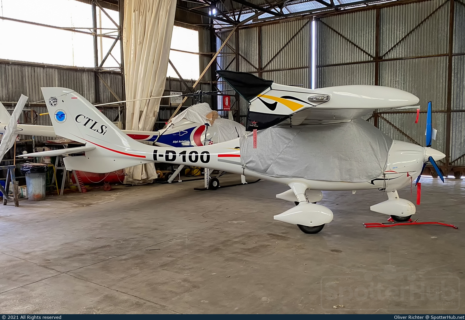Photo of I-D100 - Flight Design CTLSi operated by Aero Club Friulano