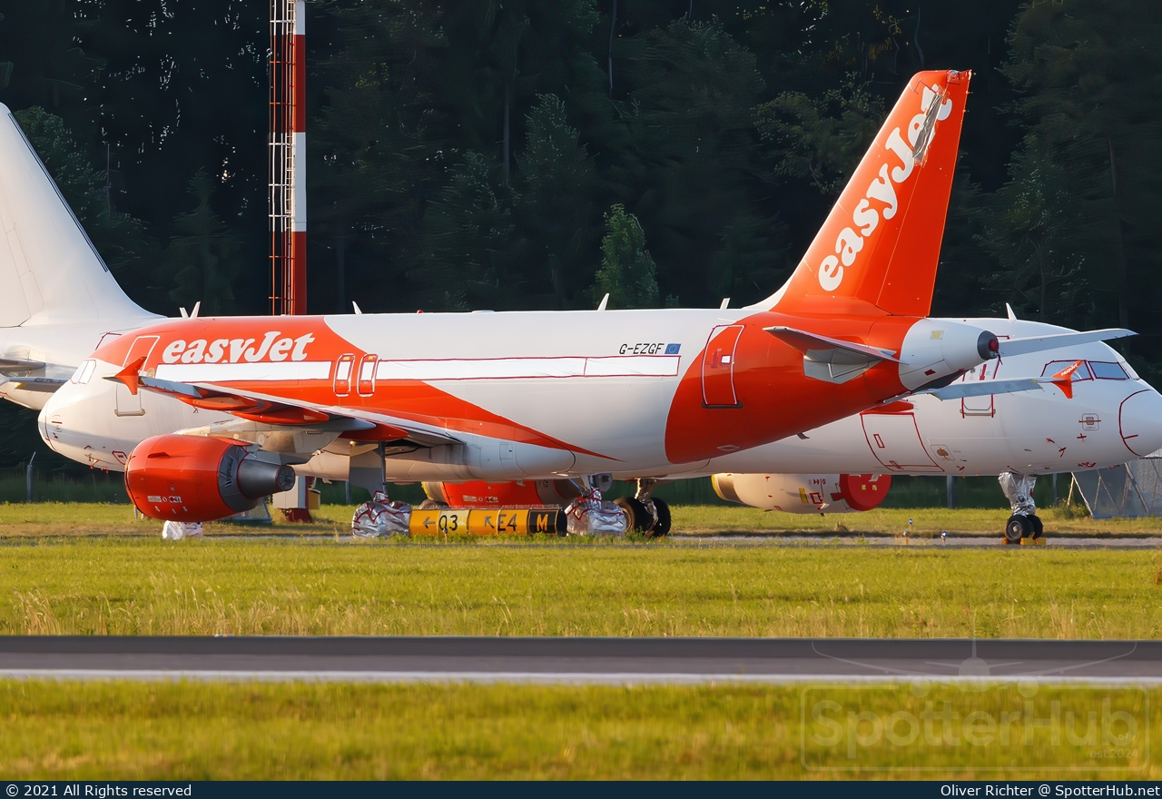 Photo of G-EZGF - Airbus A319-111 operated by easyJet
