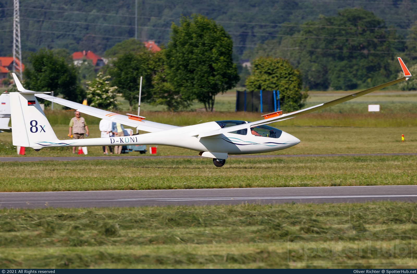 Photo of D-KONI - Schleicher ASH 25M operated by Private