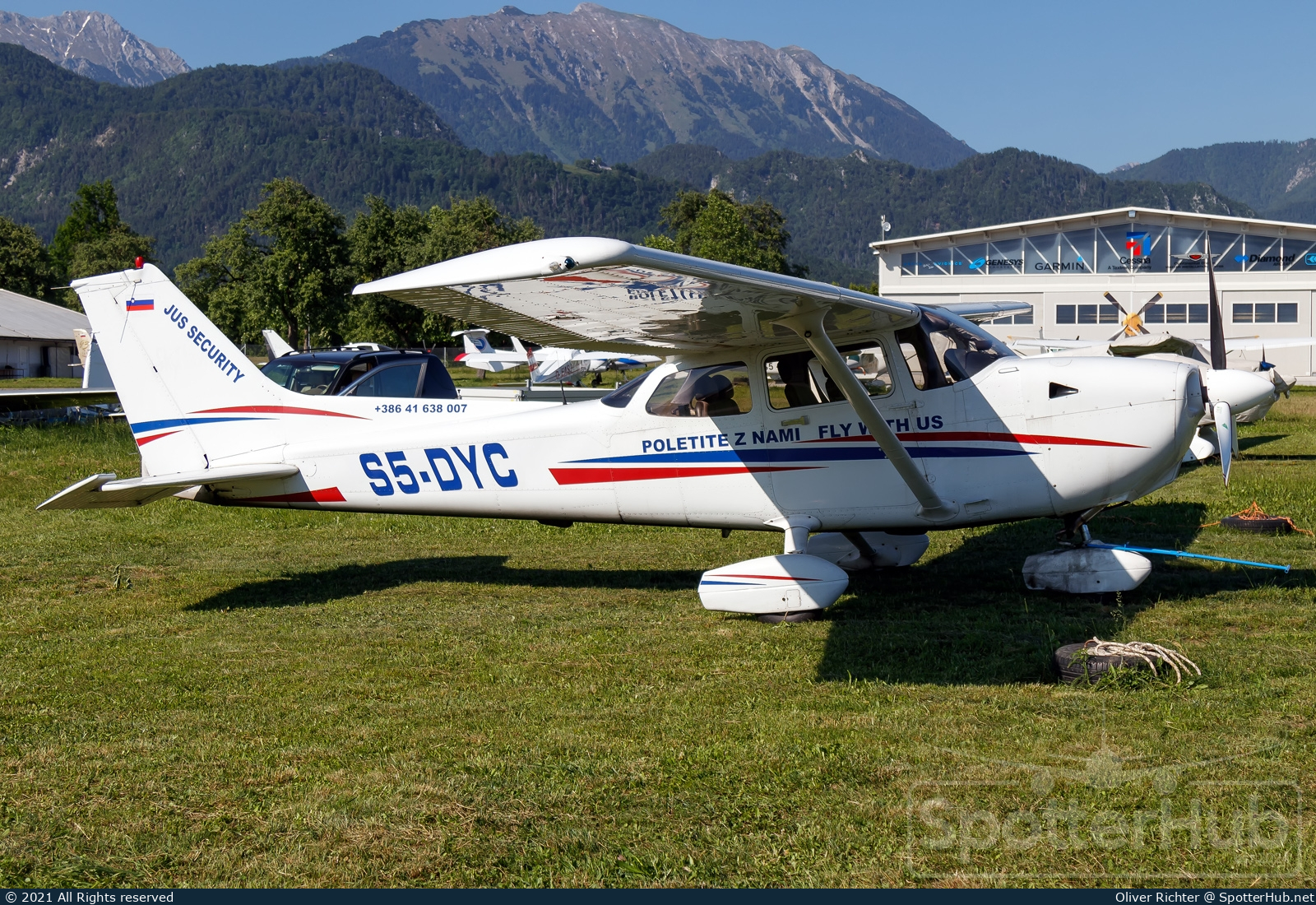 Photo of S5-DYC - Cessna 172R Skyhawk II operated by Letalska šola Jus
