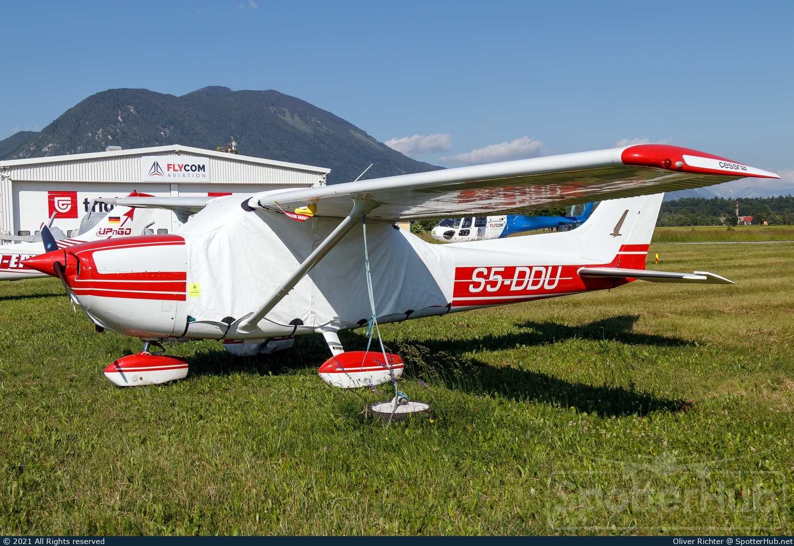 Photo of S5-DDU - Cessna 172N Skyhawk operated by Private
