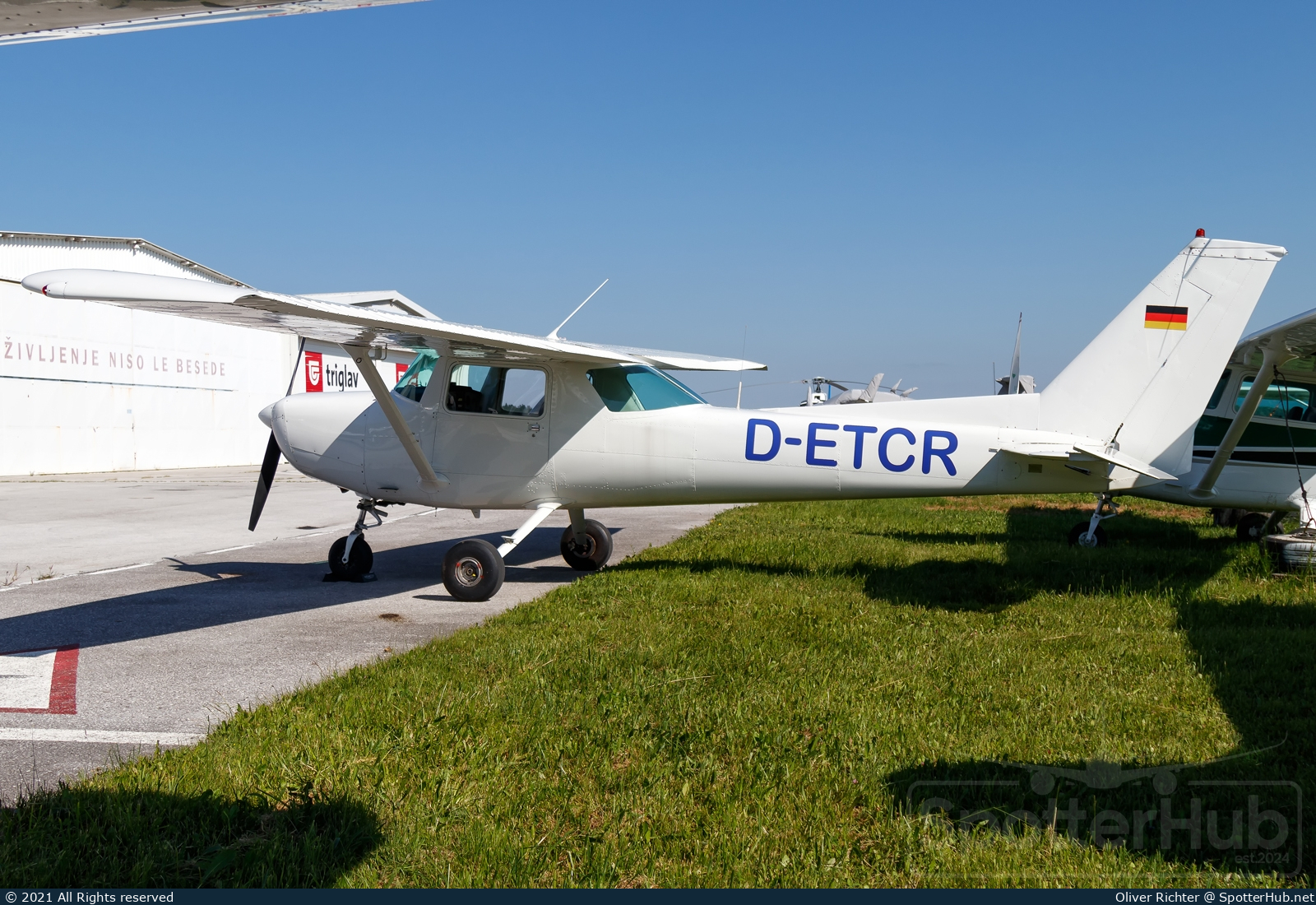 Photo of D-ETCR - Cessna 152 operated by Air Munich Aviation - Flugschule Jesenwang