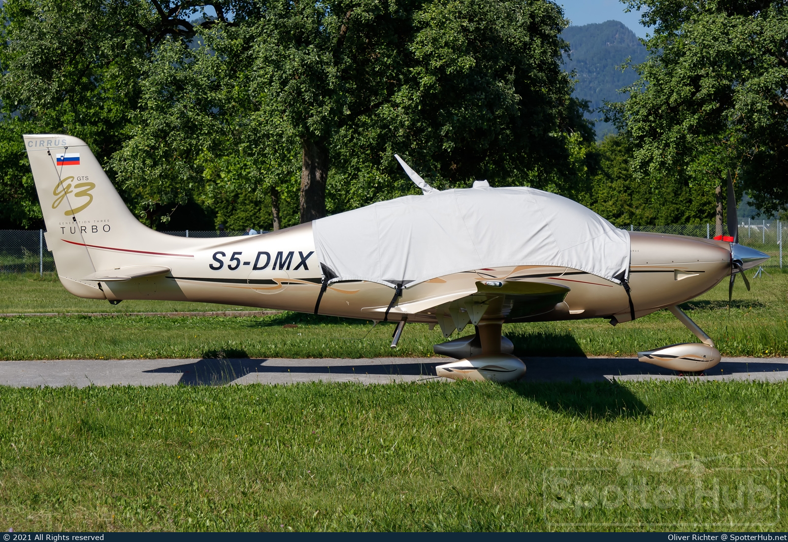 Photo of S5-DMX - Cirrus SR22 G3 GTS operated by Private