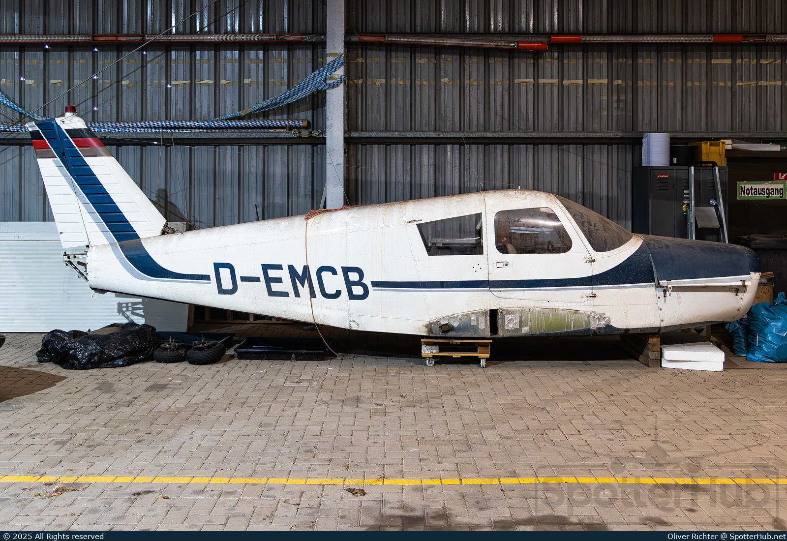 Photo of D-EMCB - Piper PA-28-140 Cherokee D operated by Sportfluggruppe Nordholz/Cuxhaven