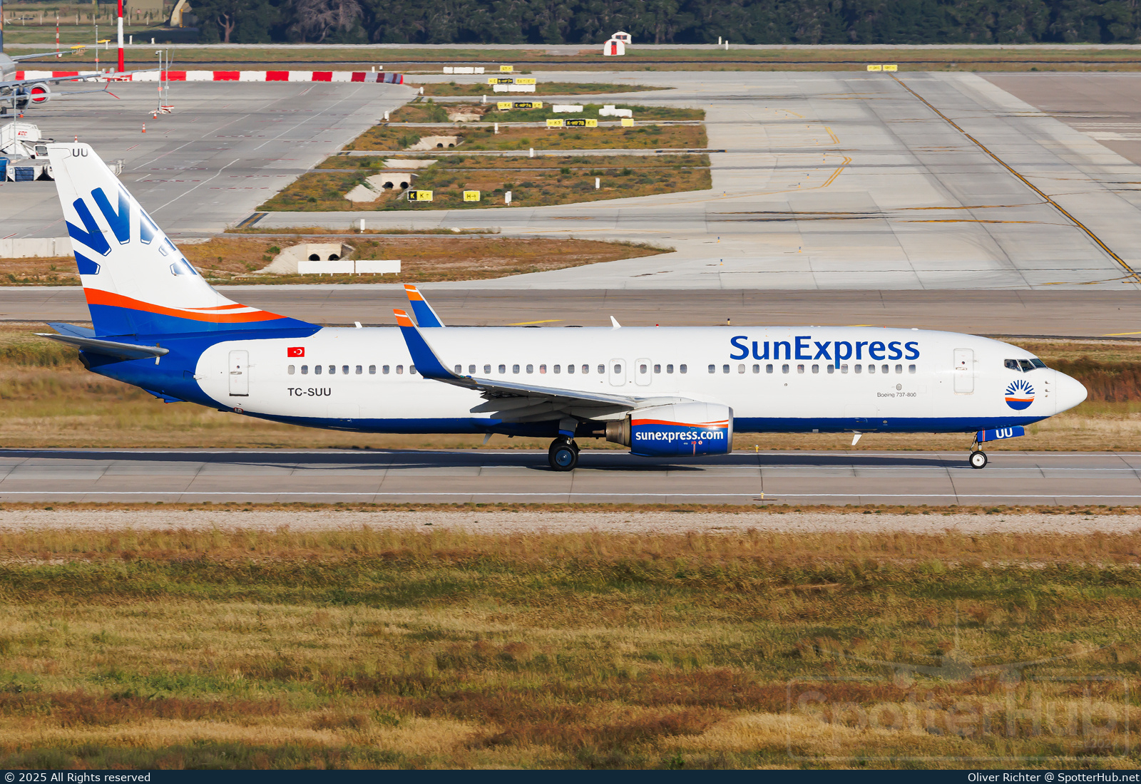 Photo of TC-SUU - Boeing 737-86Q operated by SunExpress