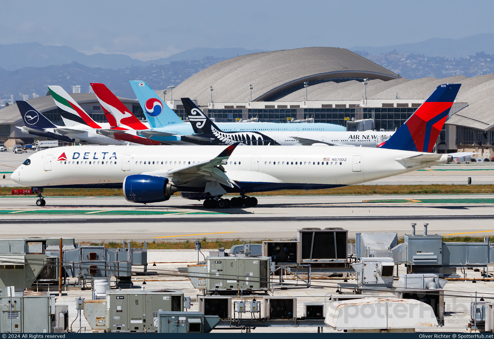 Photo of N570DZ - Airbus A350-941 operated by Delta Air Lines