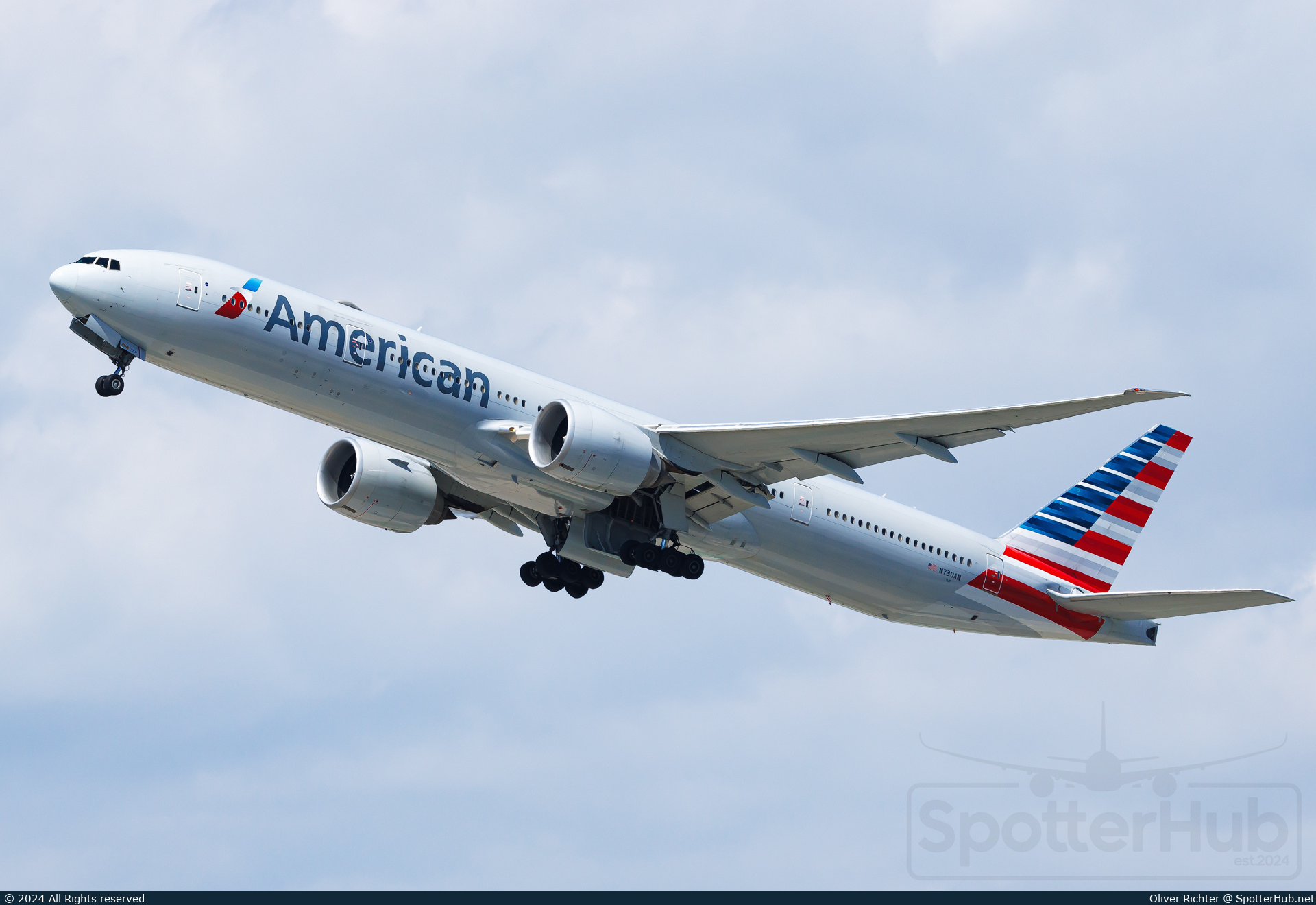 Photo of N730AN - Boeing 777-323(ER) operated by American Airlines