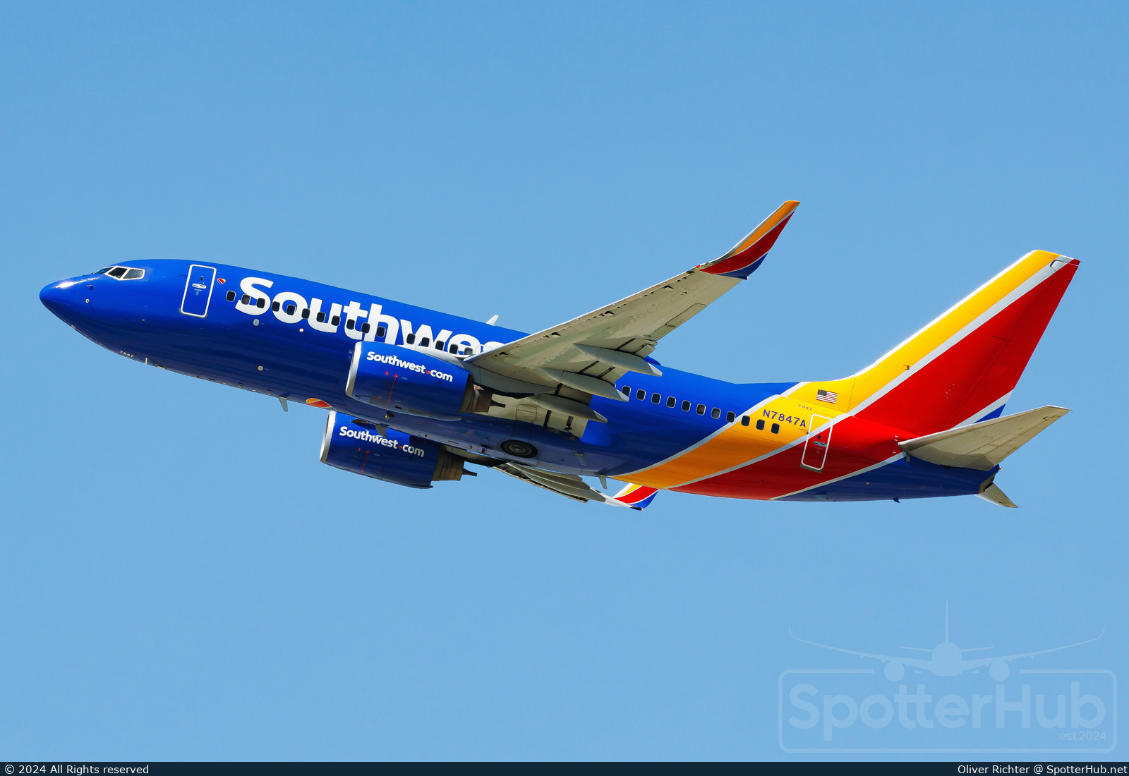 Photo of N7847A - Boeing 737-752 operated by Southwest Airlines