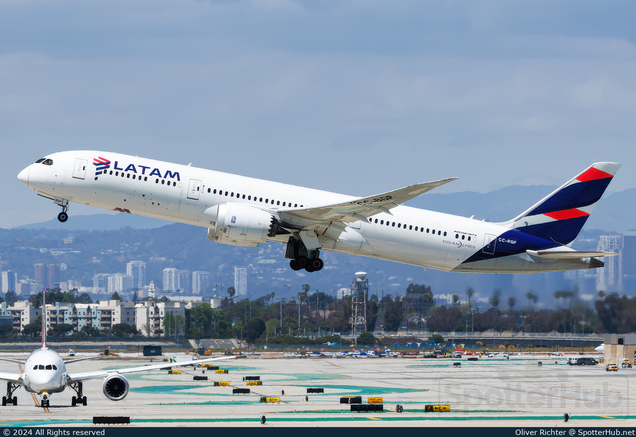 Photo of CC-BGP - Boeing 787-9 Dreamliner operated by LATAM Airlines