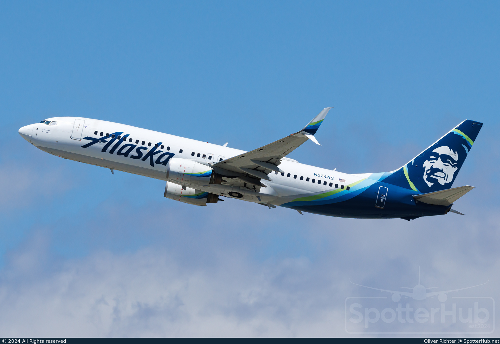 Photo of N524AS - Boeing 737-890 operated by Alaska Airlines
