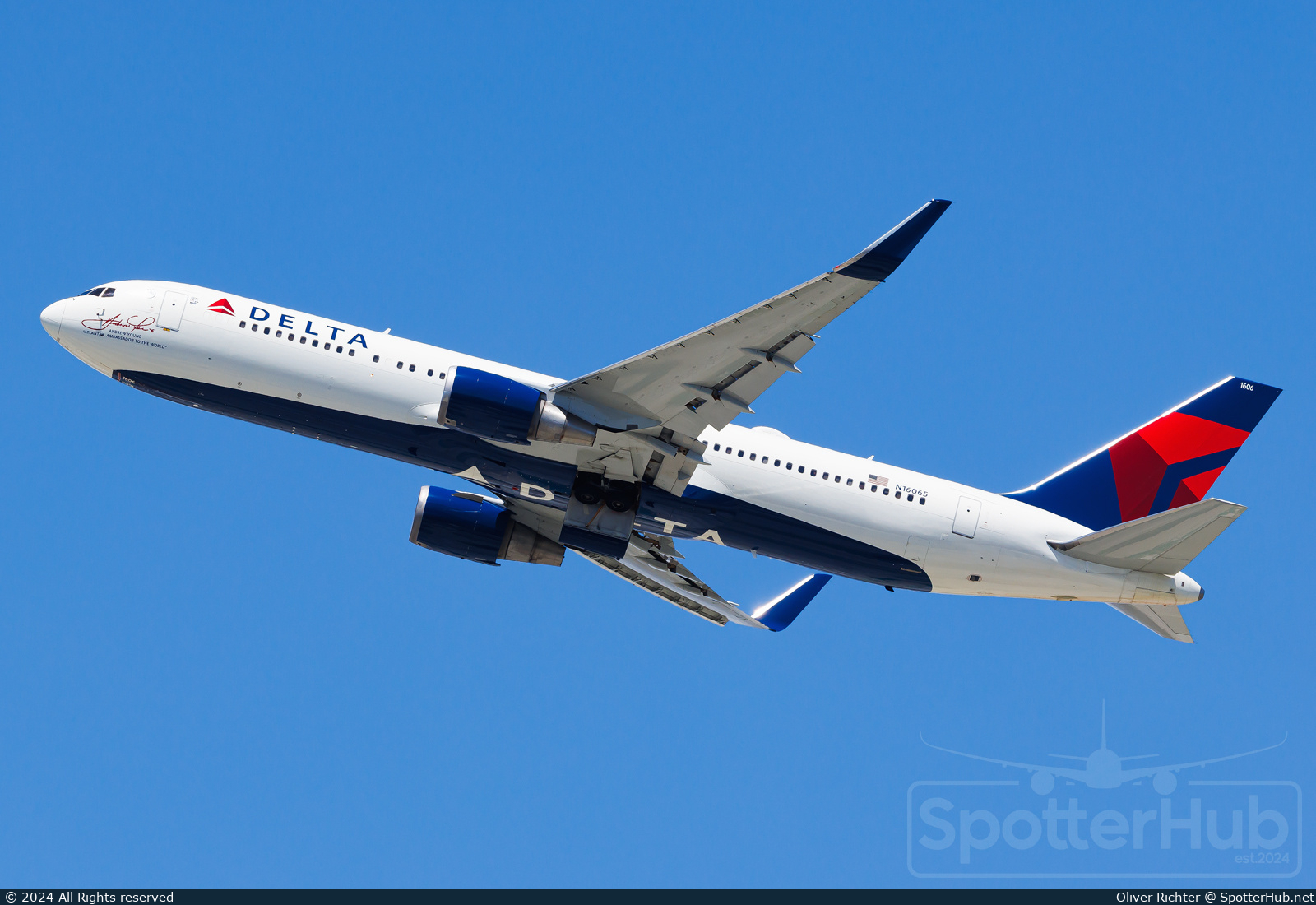 Photo of N16065 - Boeing 767-332(ER) operated by Delta Air Lines