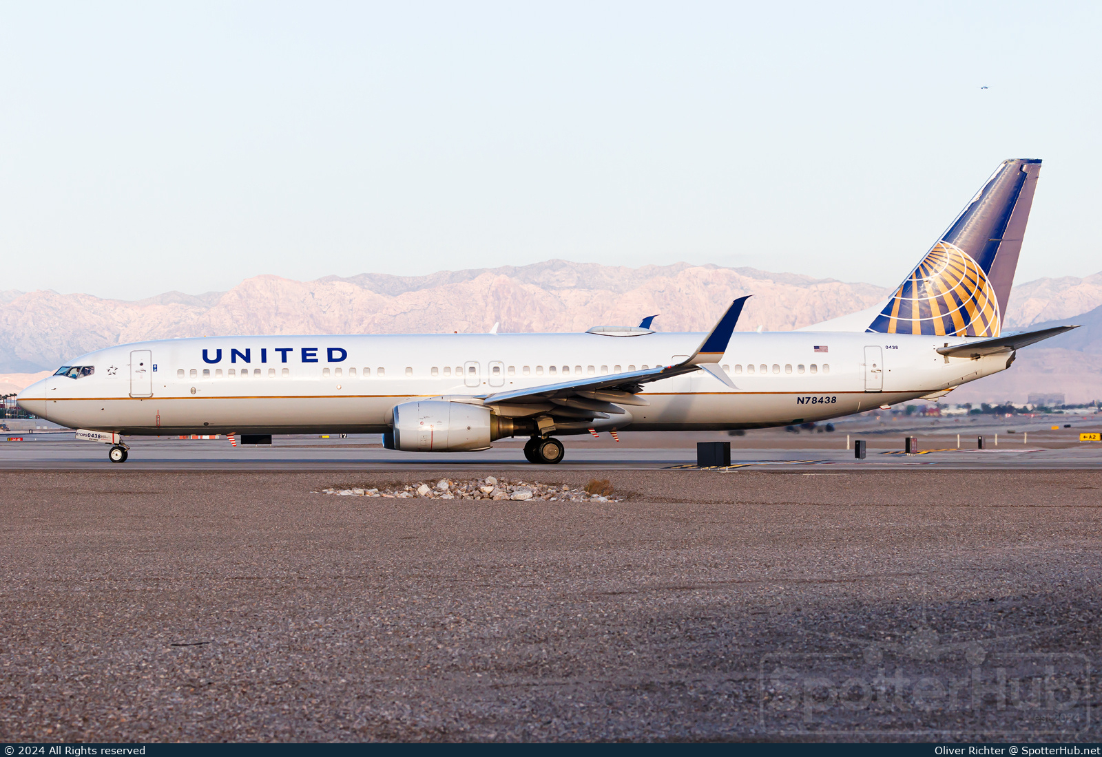 Photo of N78438 - Boeing 737-924(ER) operated by United Airlines