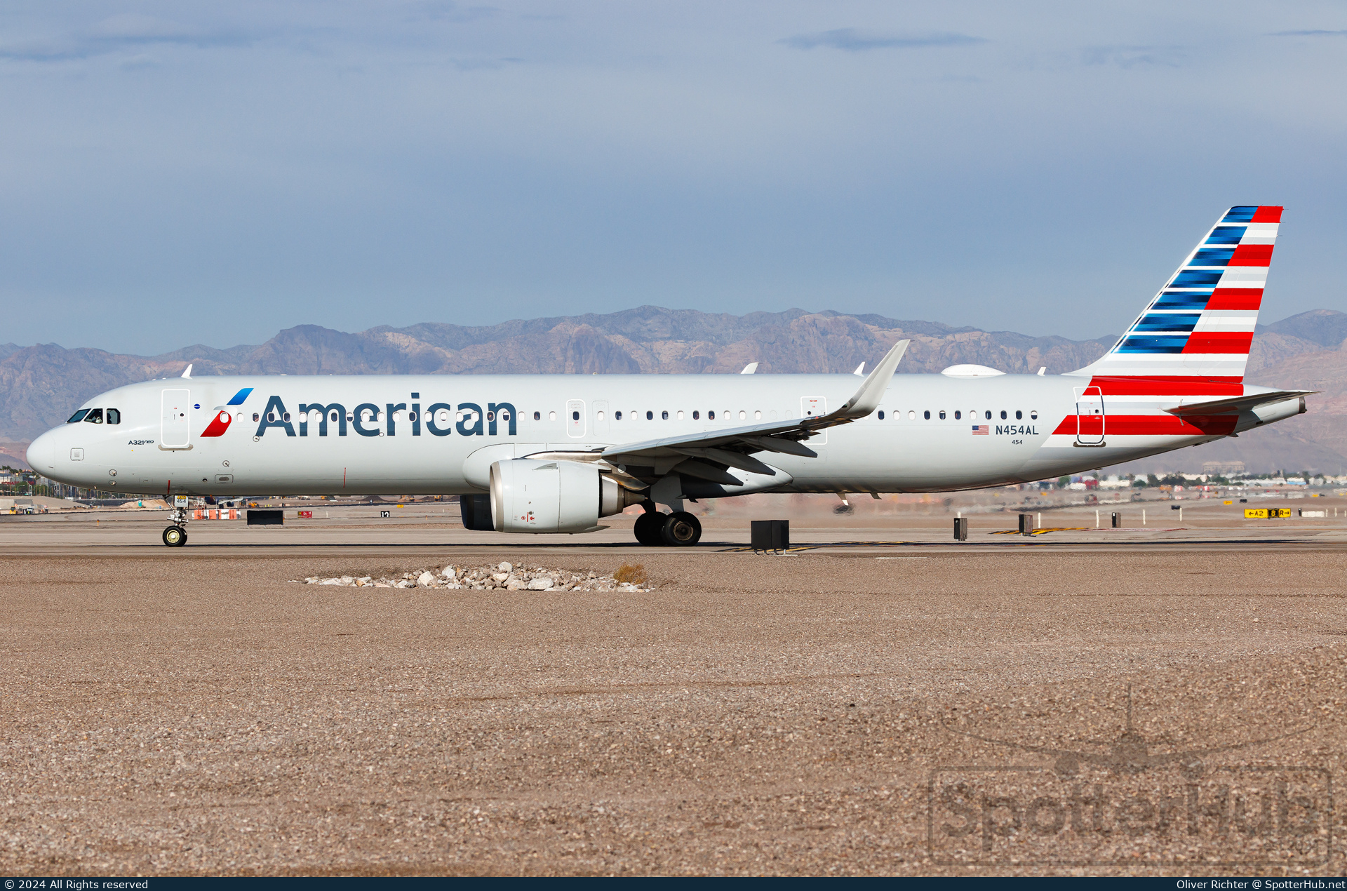 Photo of N454AL - Airbus A321-253NX operated by American Airlines