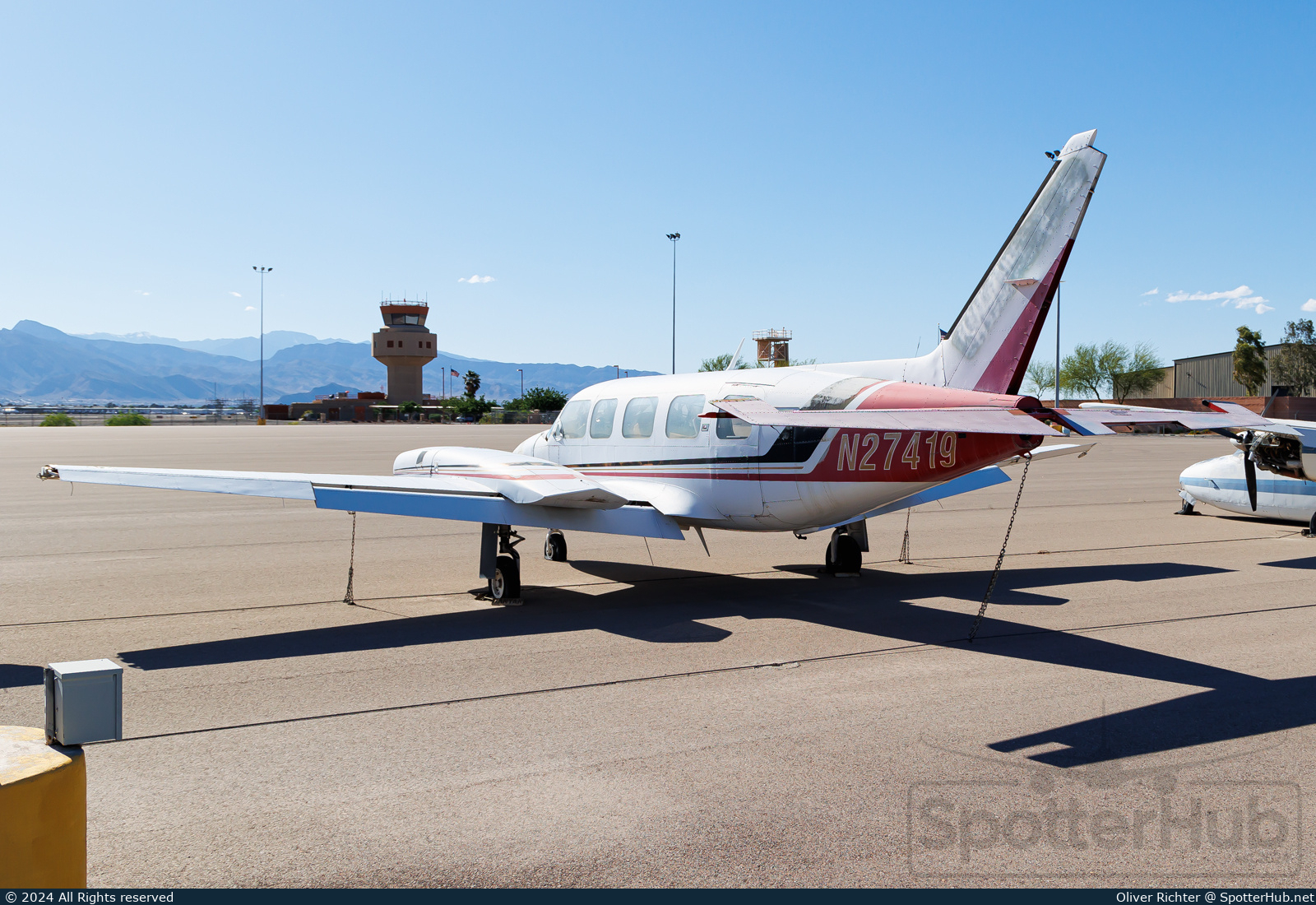 Photo of N27419 - Piper PA-31-350 Navajo Chieftain operated by Private