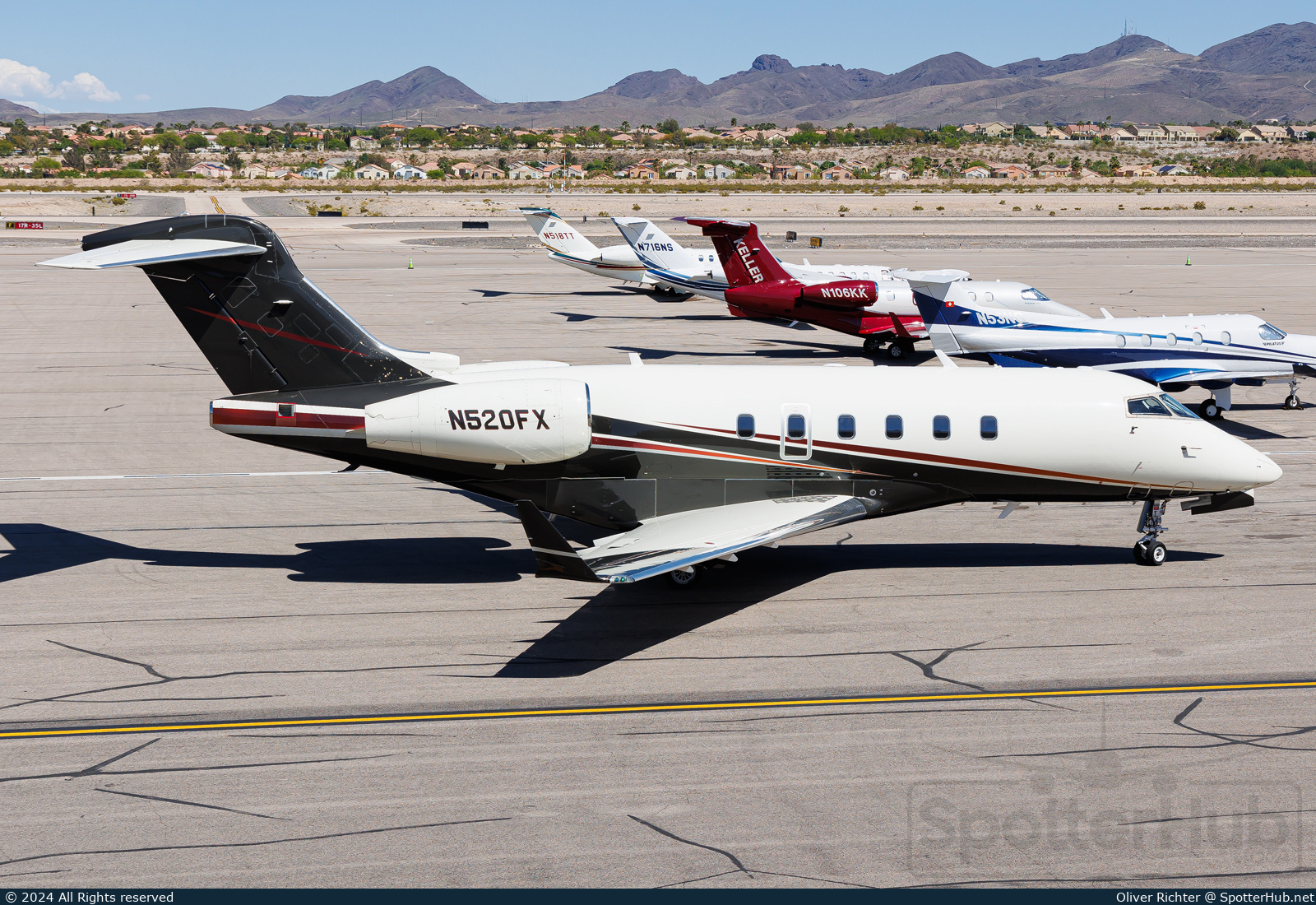Photo of N520FX - Bombardier Challenger 300 operated by Flexjet