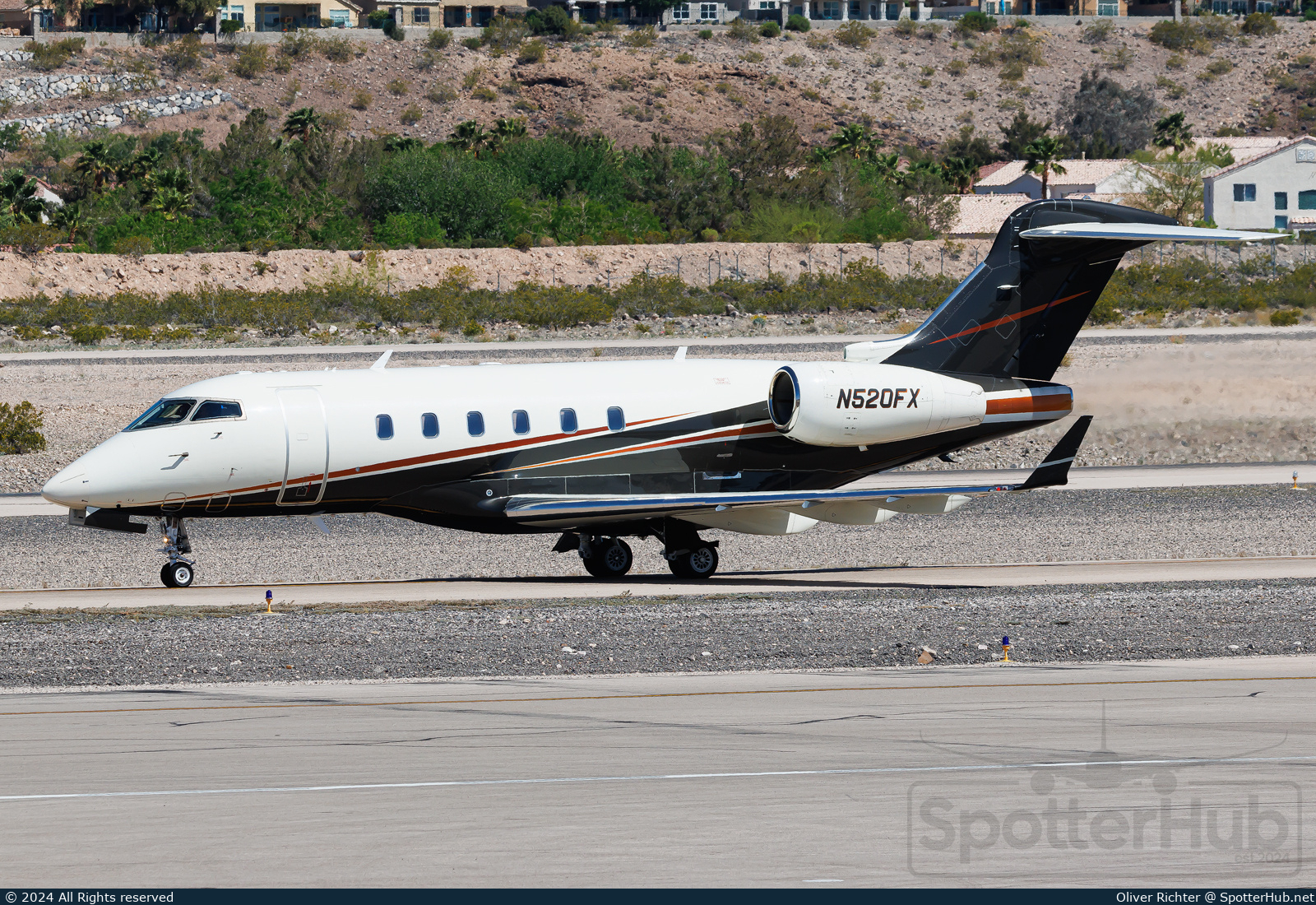 Photo of N520FX - Bombardier Challenger 300 operated by Flexjet
