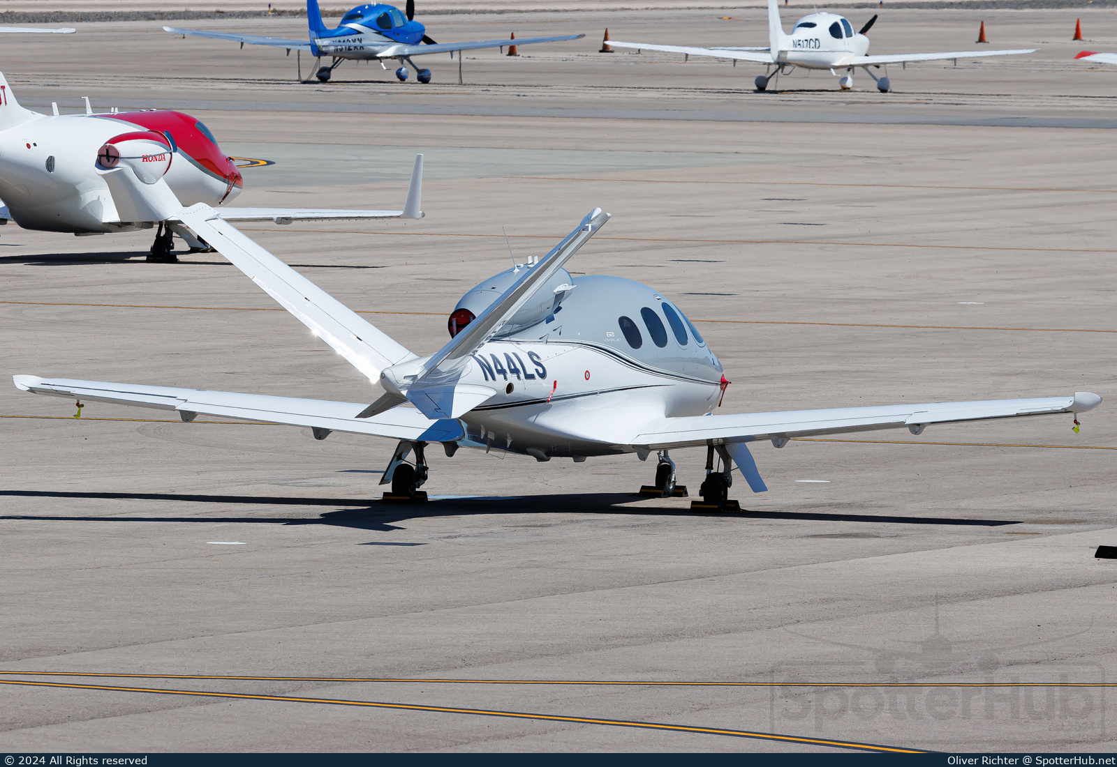 Photo of N44LS - Cirrus Vision Jet G2 operated by Private