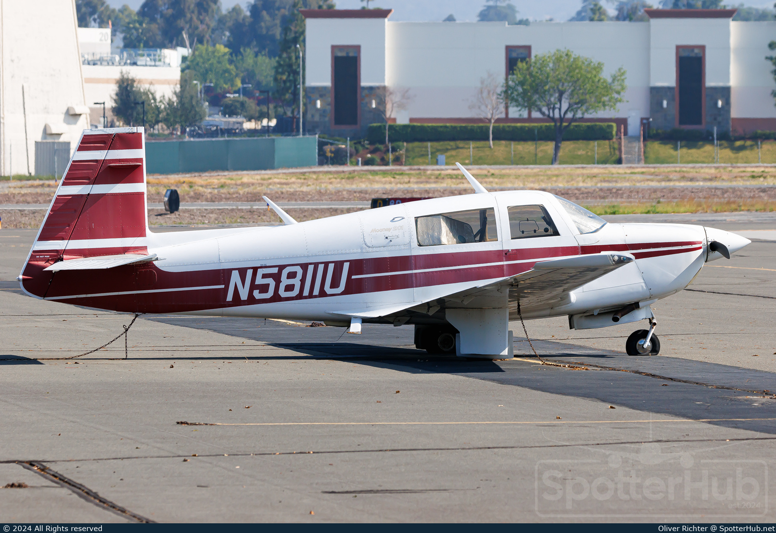 Photo of N5811U - Mooney M20J 201 operated by Private