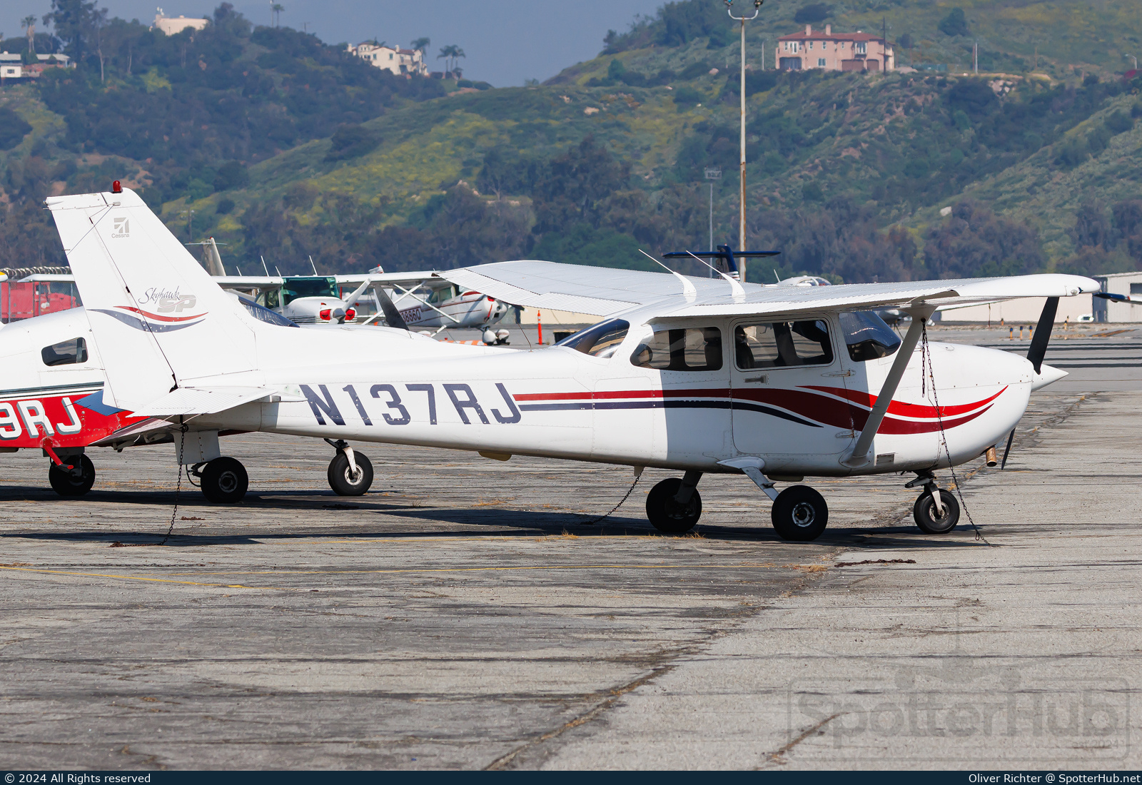 Photo of N137RJ - Cessna 172S Skyhawk SP operated by Universal Aviators Academy